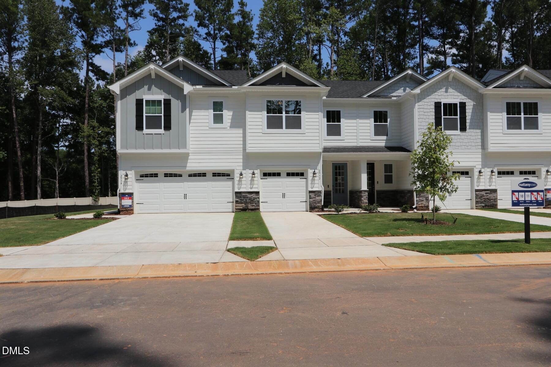 2932 Spring Manor Way Property Photo 8