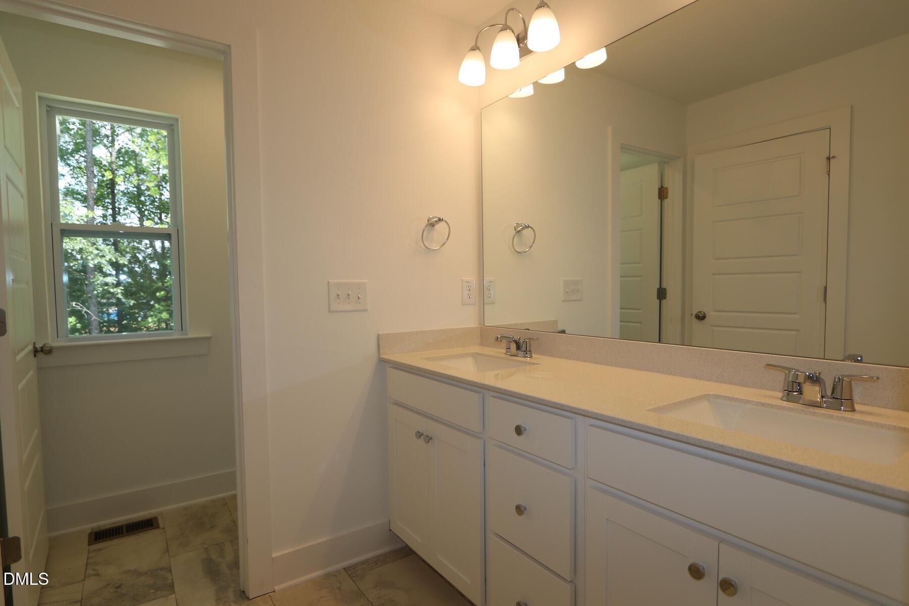 2932 Spring Manor Way Property Photo 11