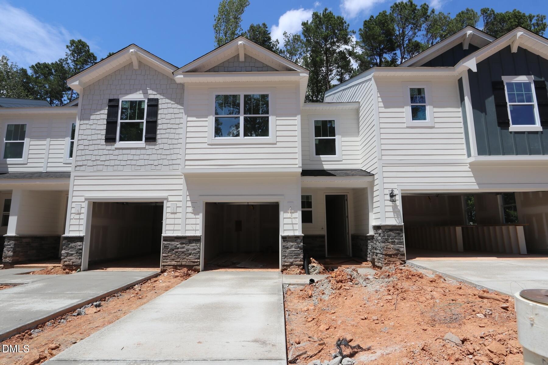 2928 Spring Manor Way Property Photo 4