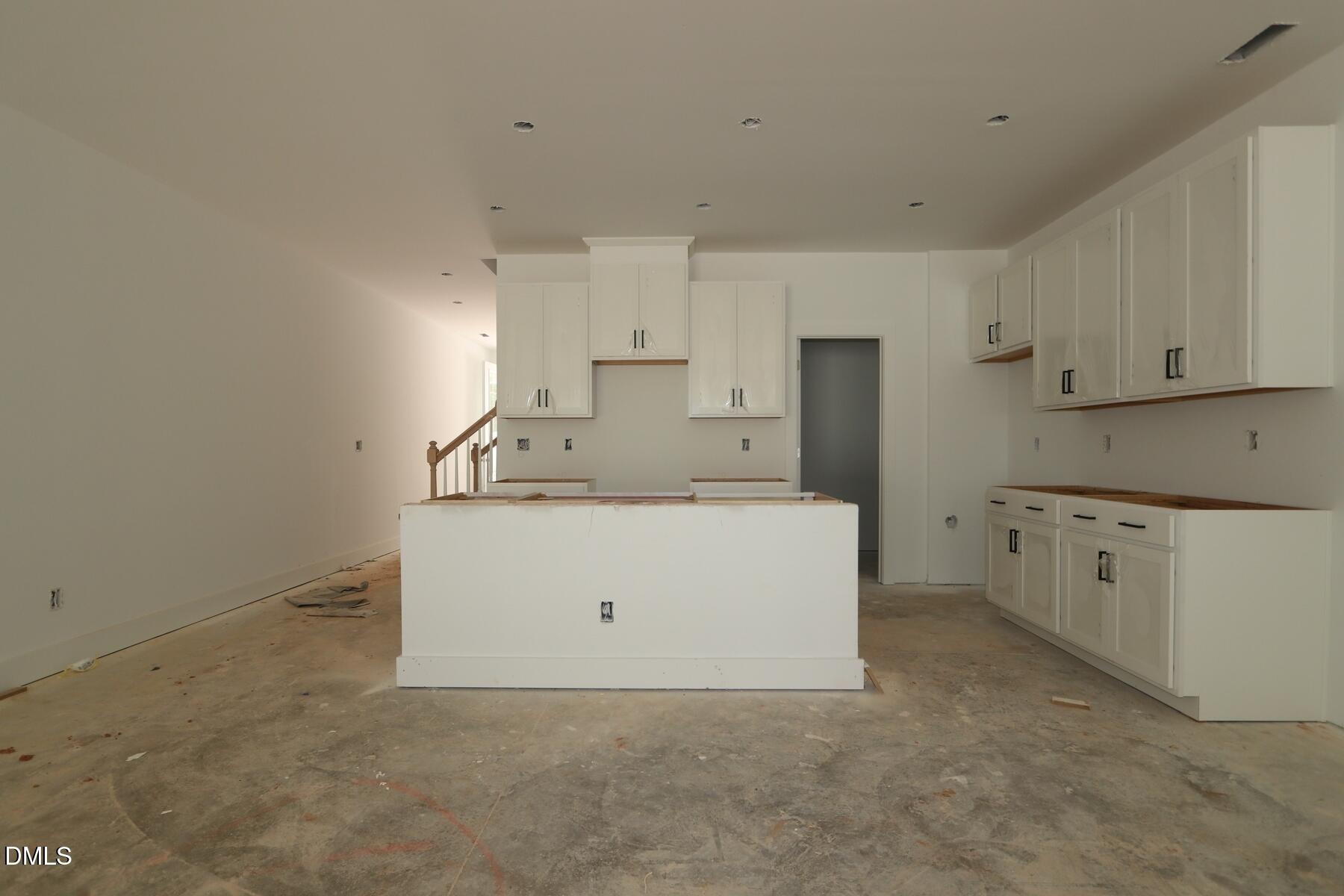 2928 Spring Manor Way Property Photo 5