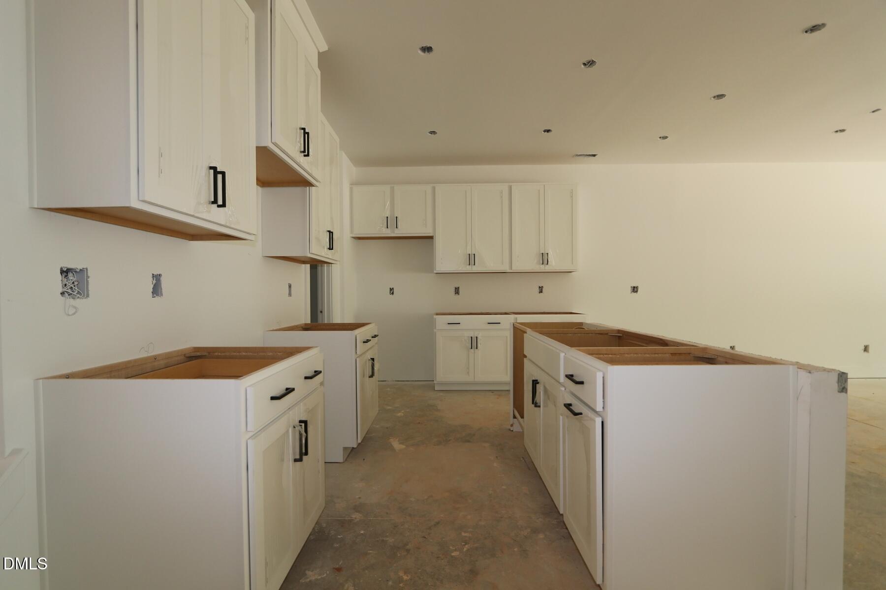 2928 Spring Manor Way Property Photo 6