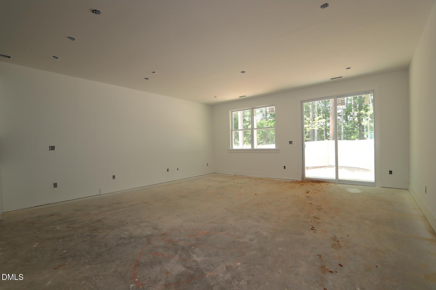 2928 Spring Manor Way Property Photo 7