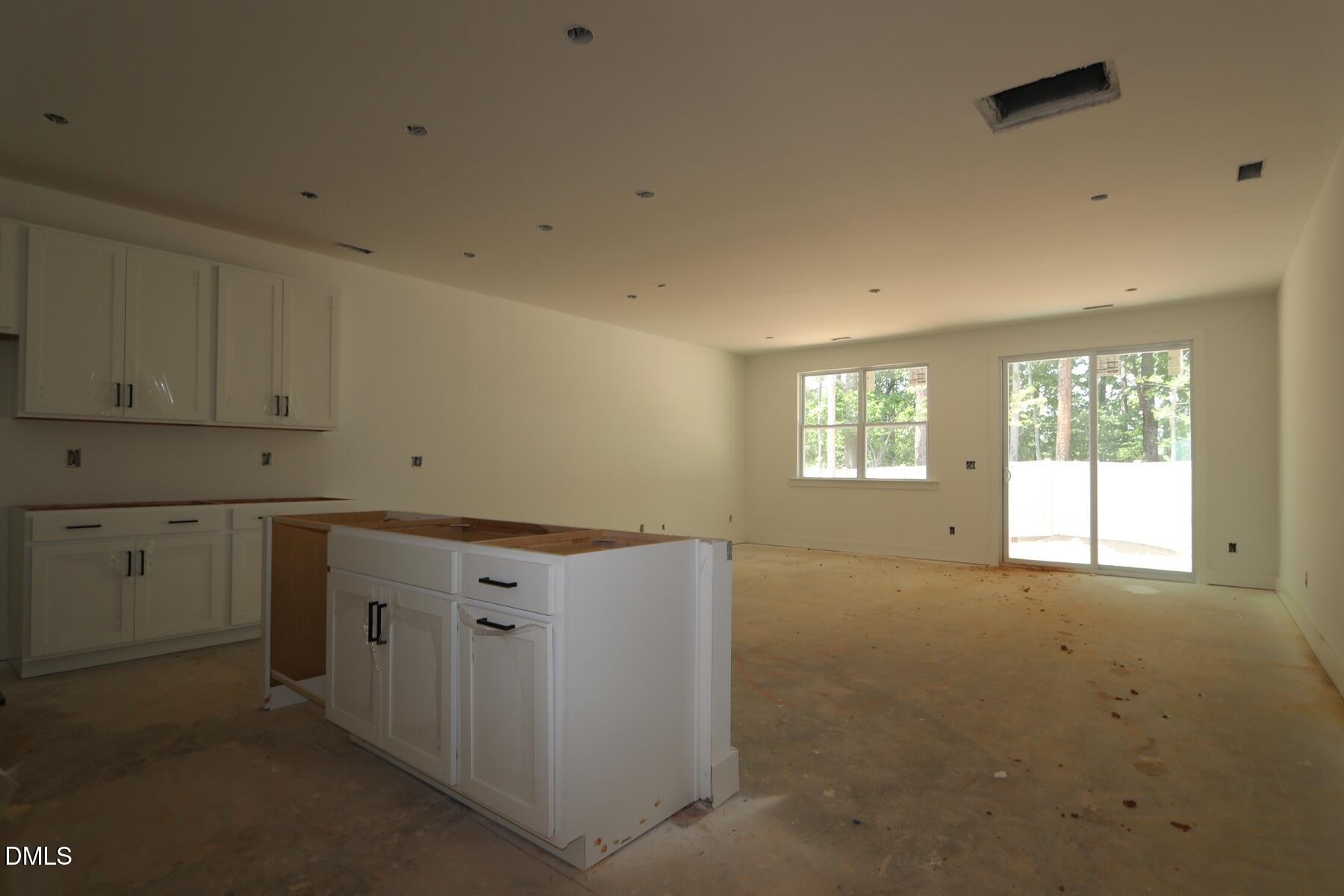 2928 Spring Manor Way Property Photo 8