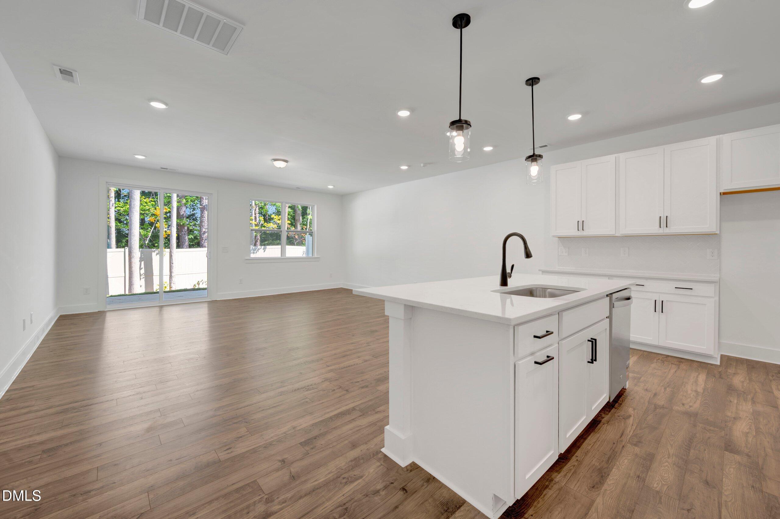 2930 Spring Manor Way Property Photo 8