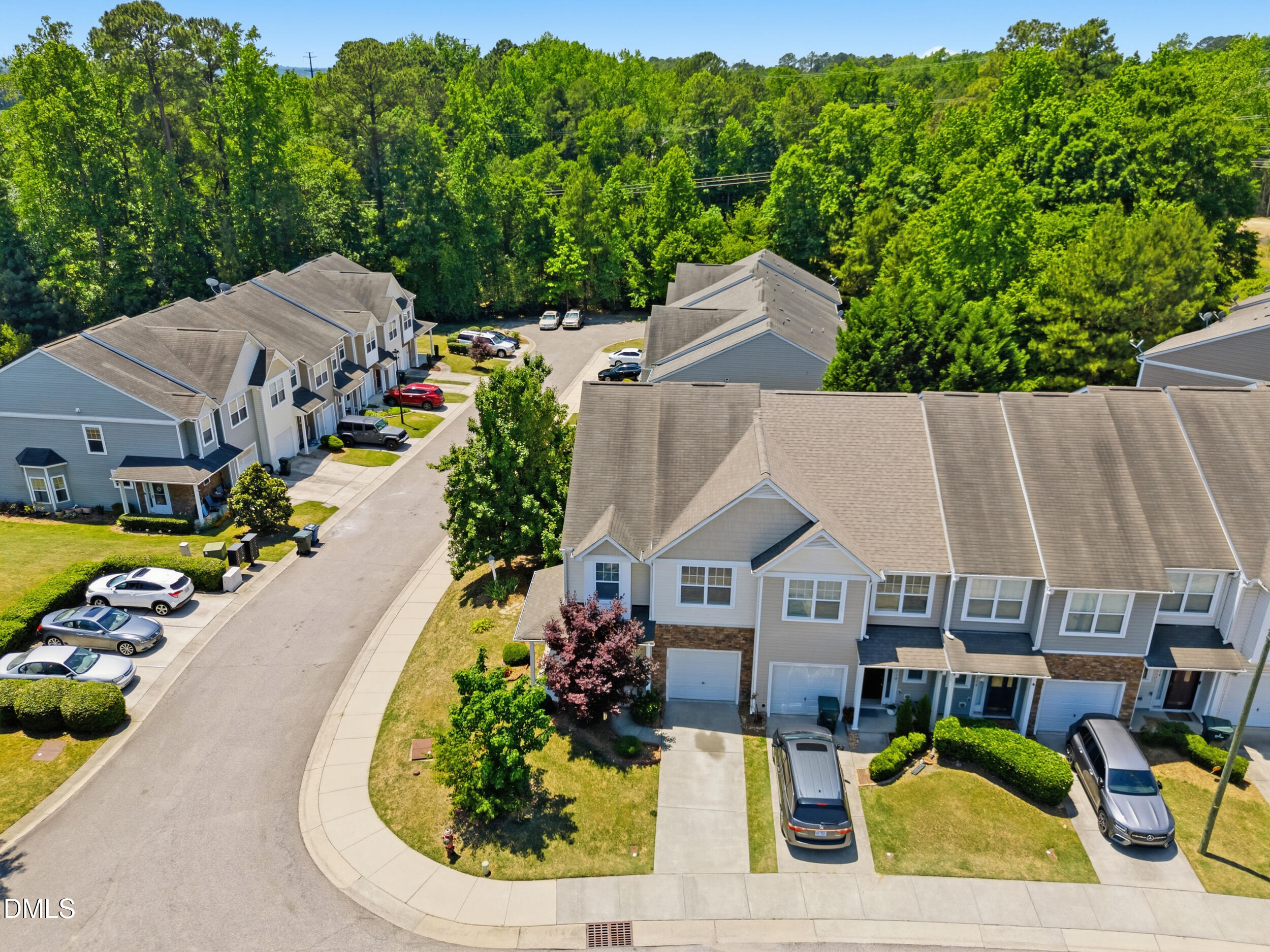 1320 Stone Manor Drive Property Photo 4