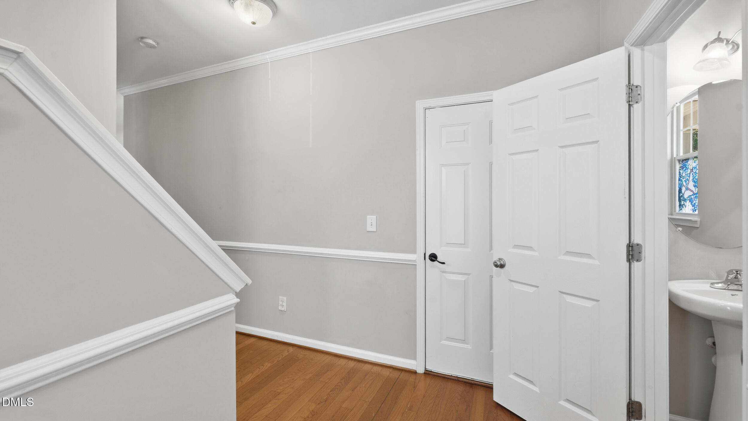 1320 Stone Manor Drive Property Photo 5
