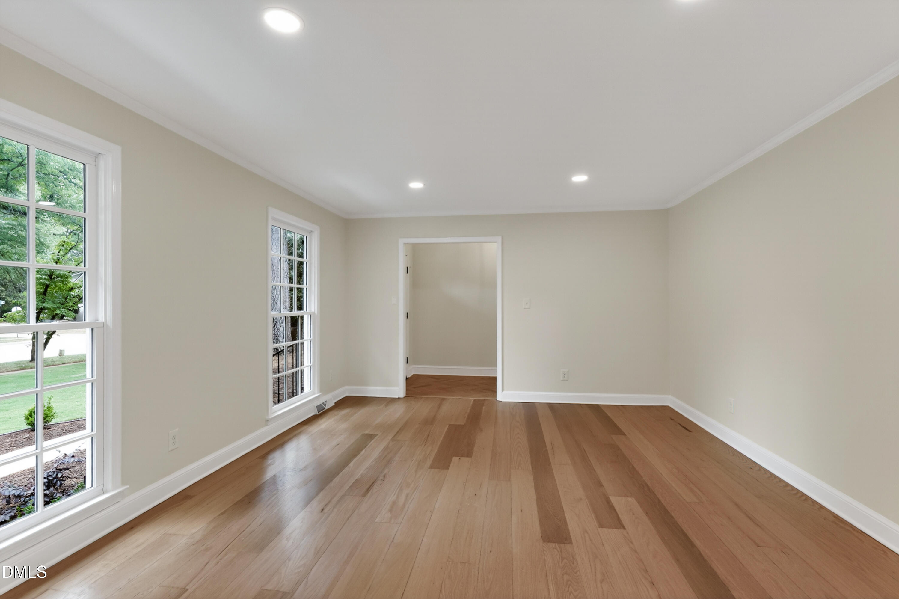 801 Glen Eden Drive Property Photo 3