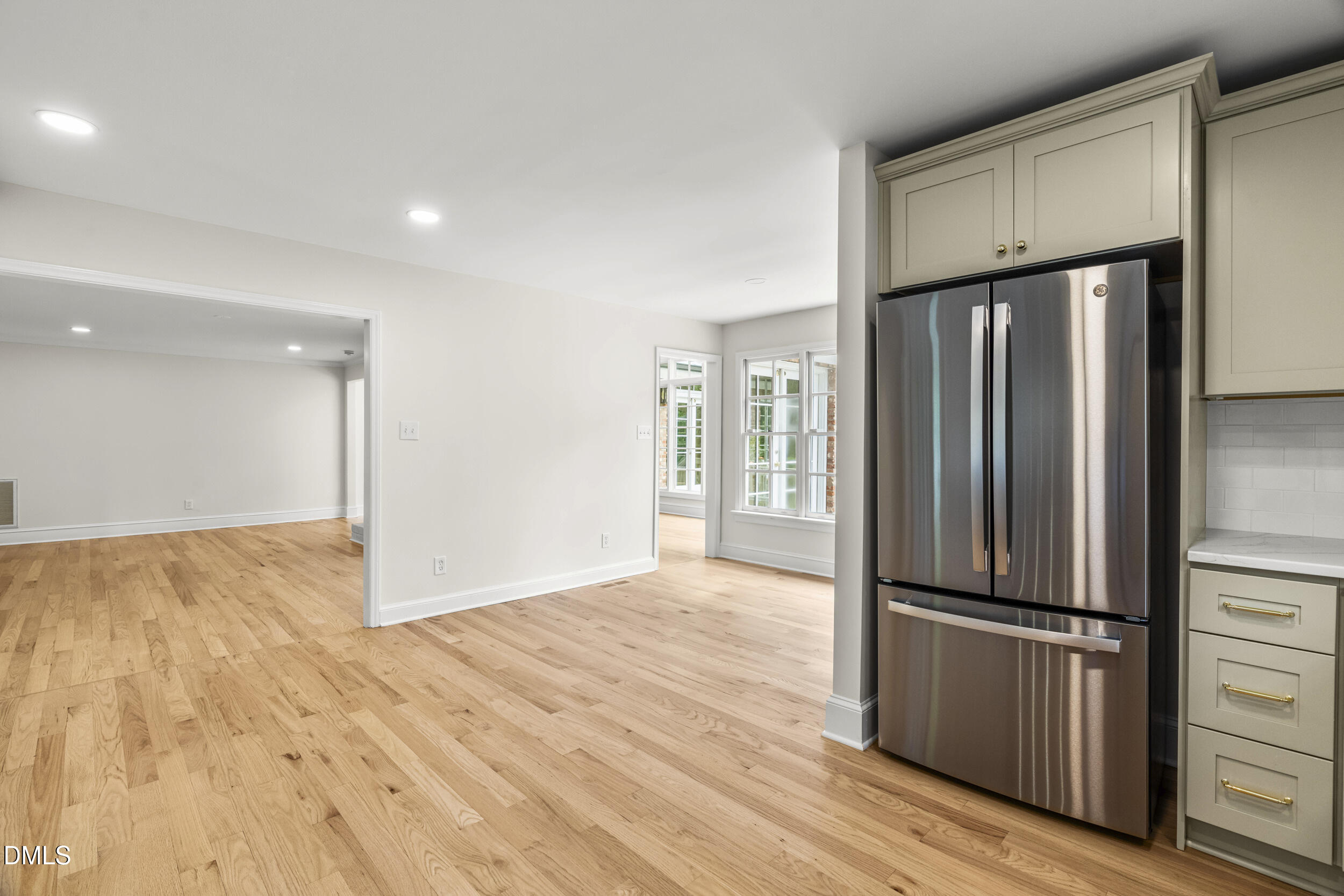 801 Glen Eden Drive Property Photo 8
