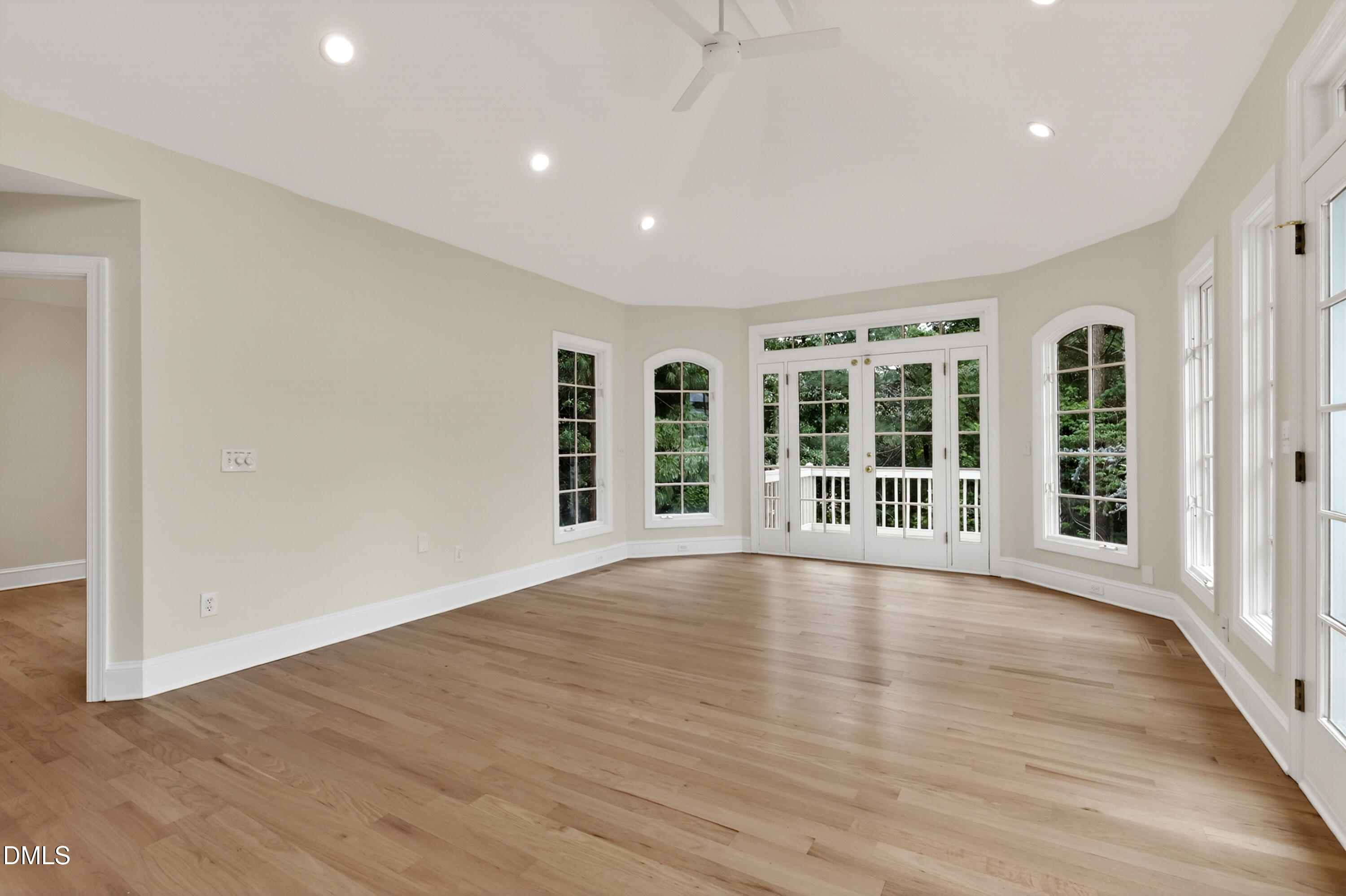 801 Glen Eden Drive Property Photo 9