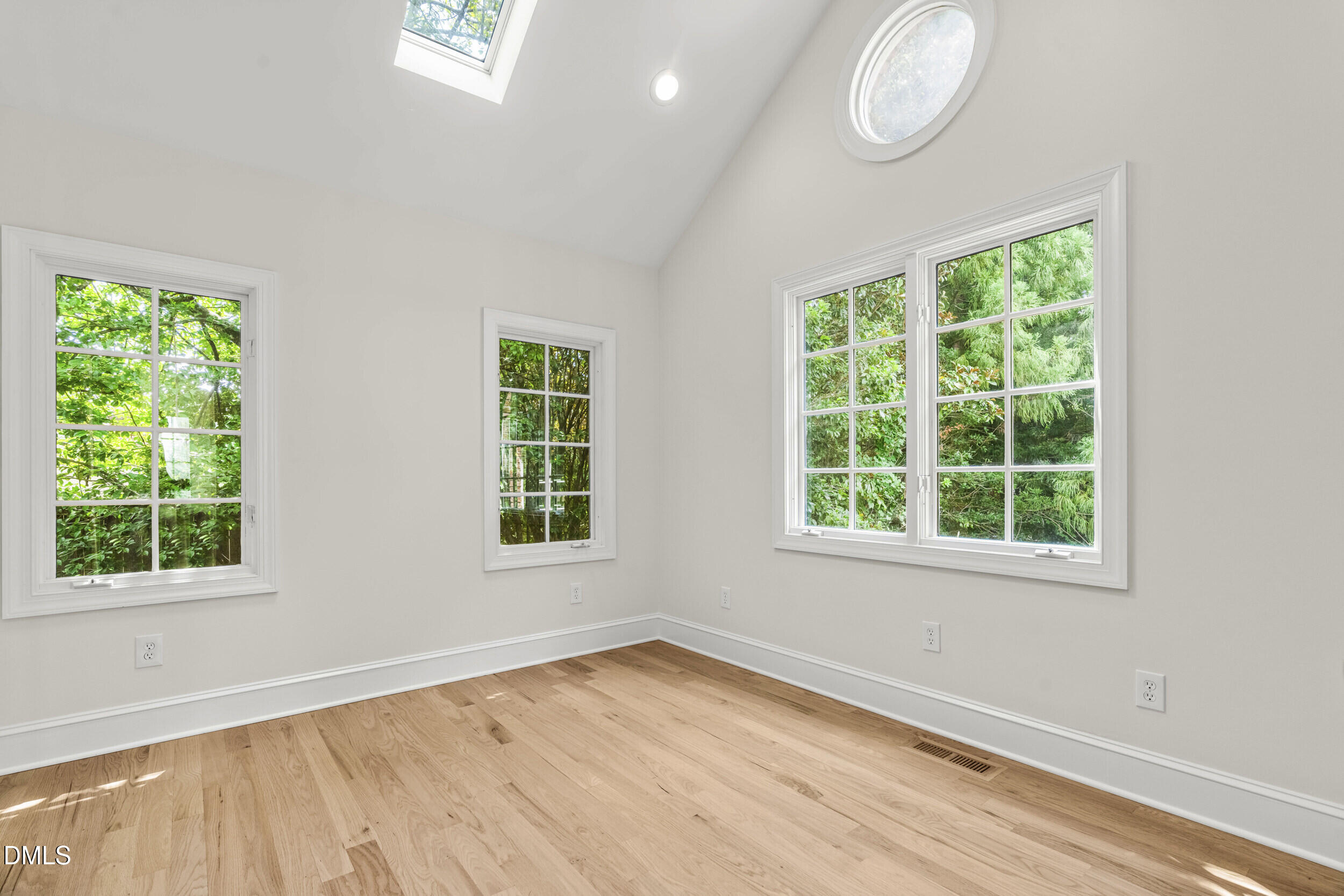 801 Glen Eden Drive Property Photo 17
