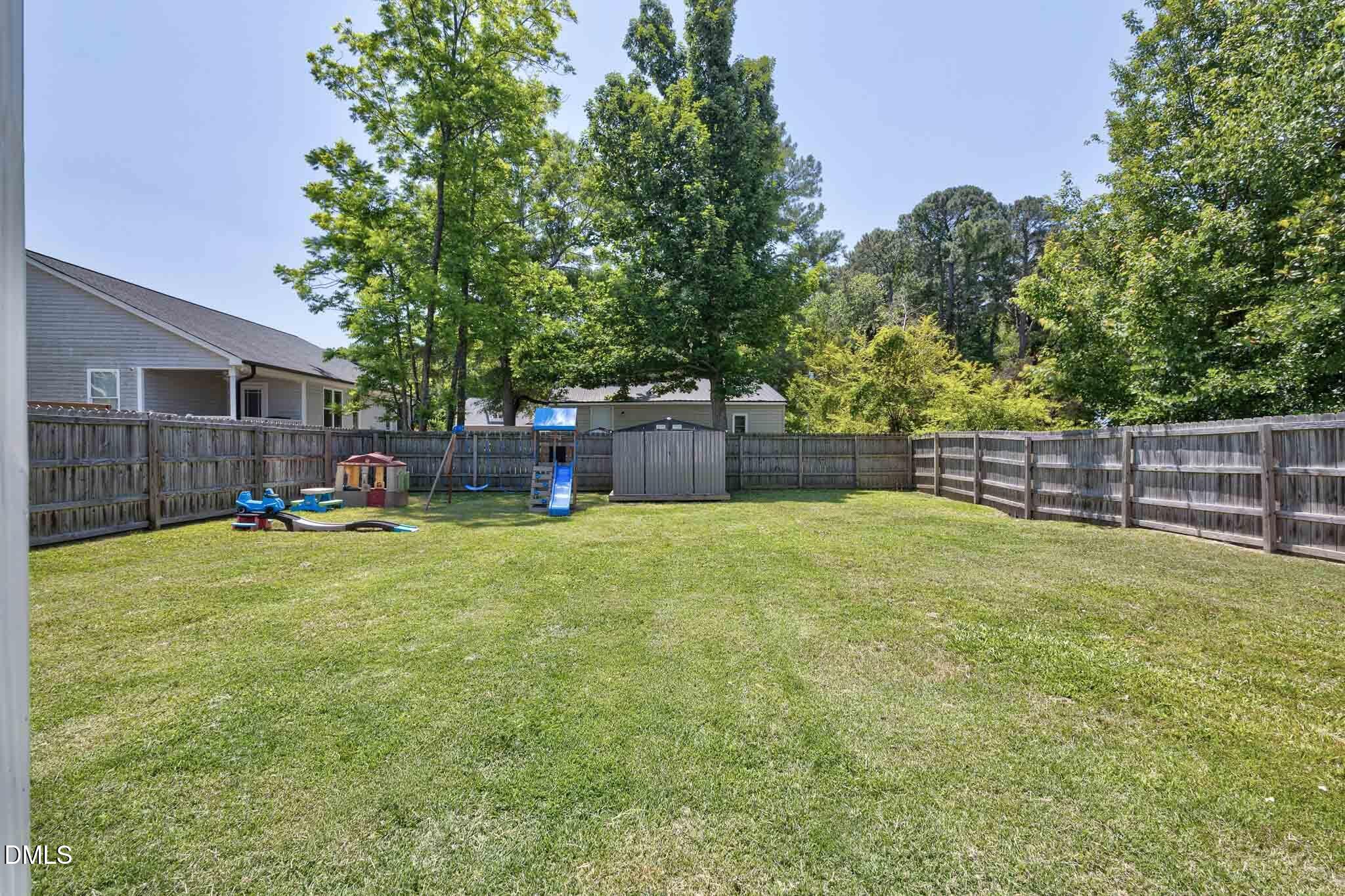 211 W Lewis Street Property Photo 32
