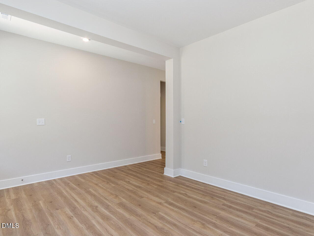 416 North Village Parkway Property Photo 8