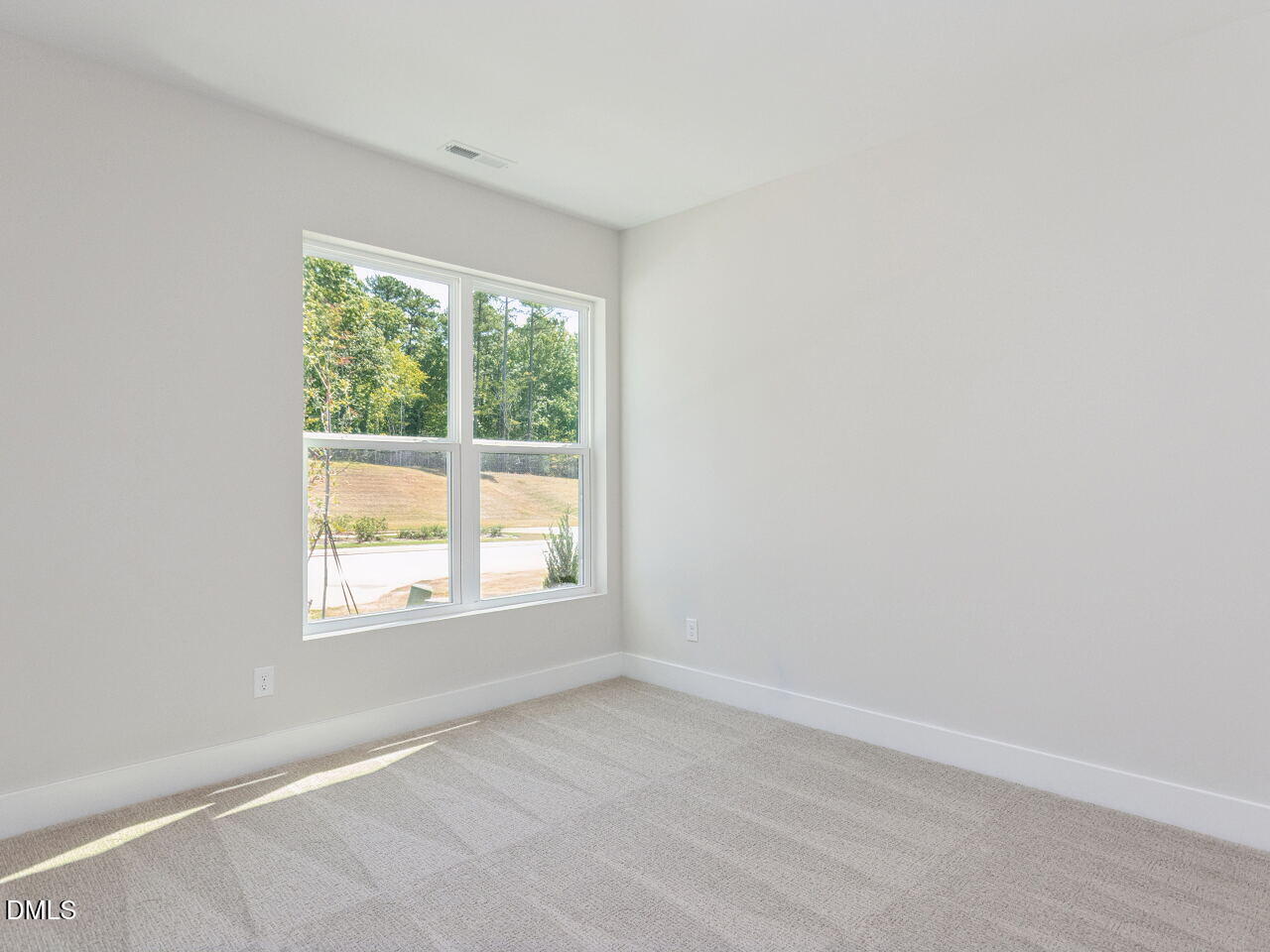 416 North Village Parkway Property Photo 9