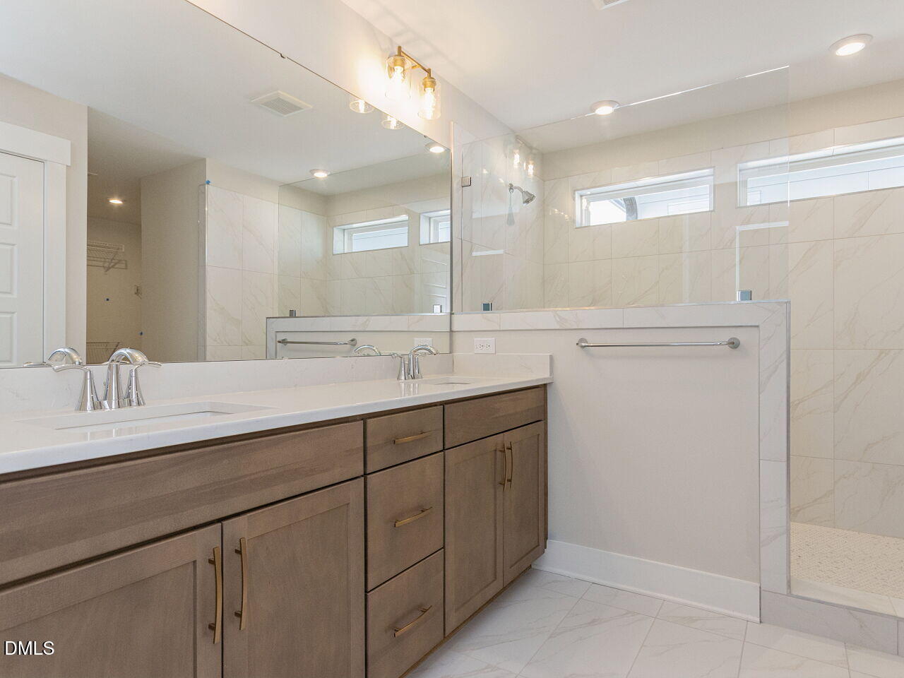 416 North Village Parkway Property Photo 21