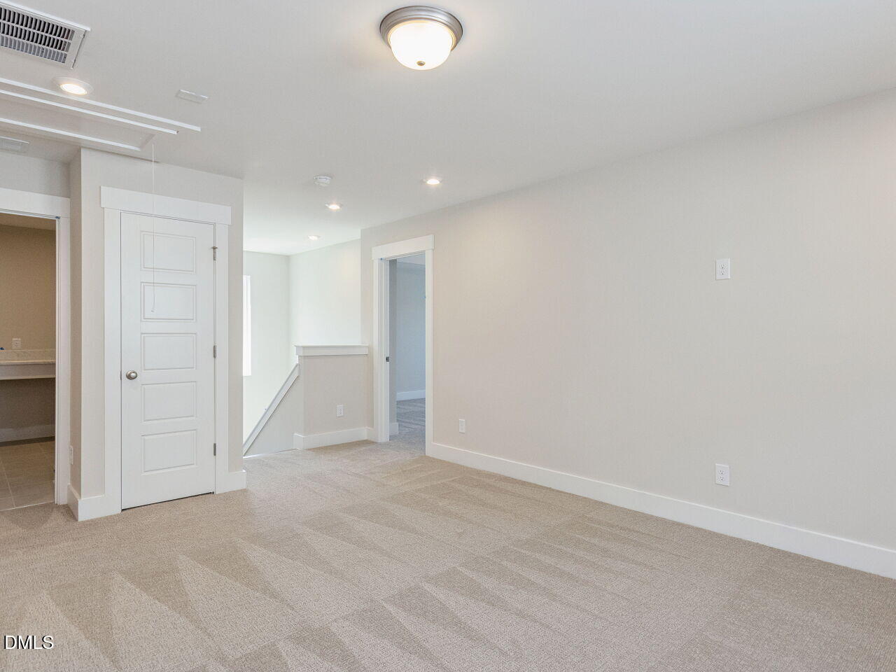 416 North Village Parkway Property Photo 24