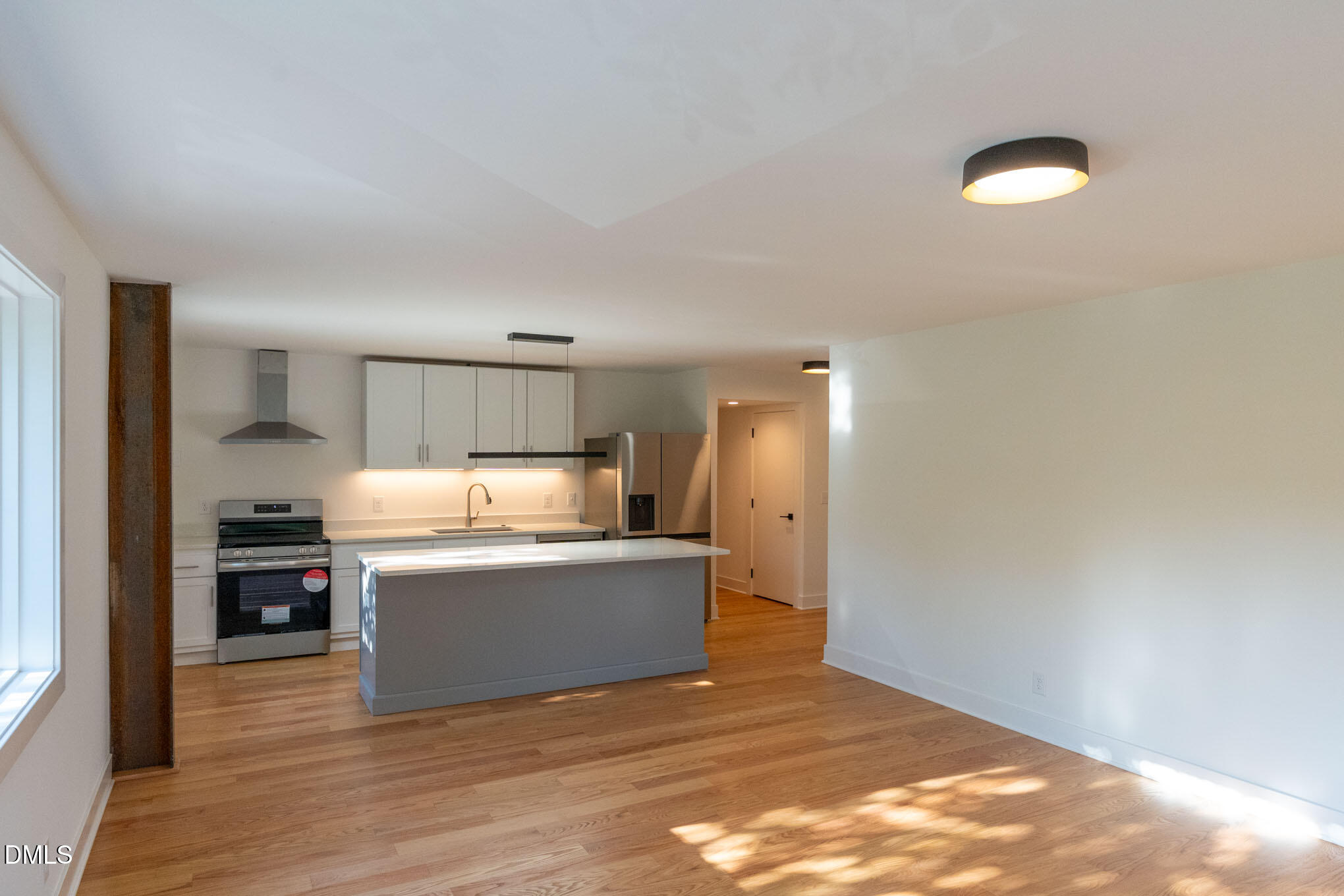 402 E Martin Street Property Photo 4