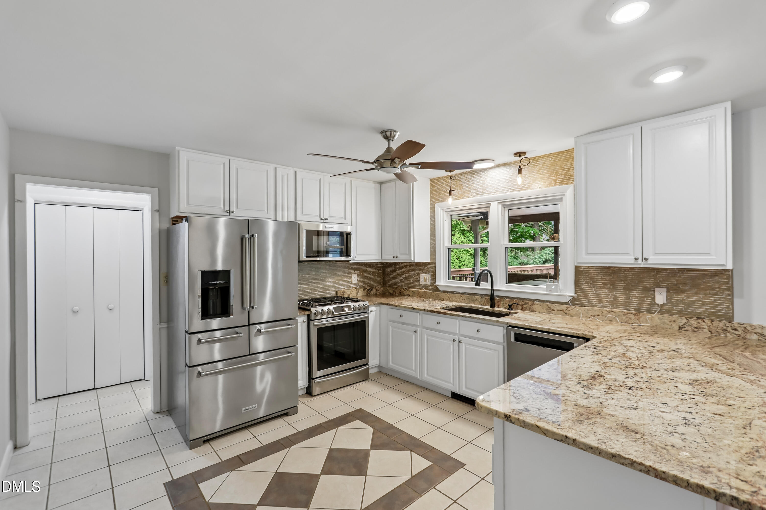916 Quail Avenue Property Photo 2