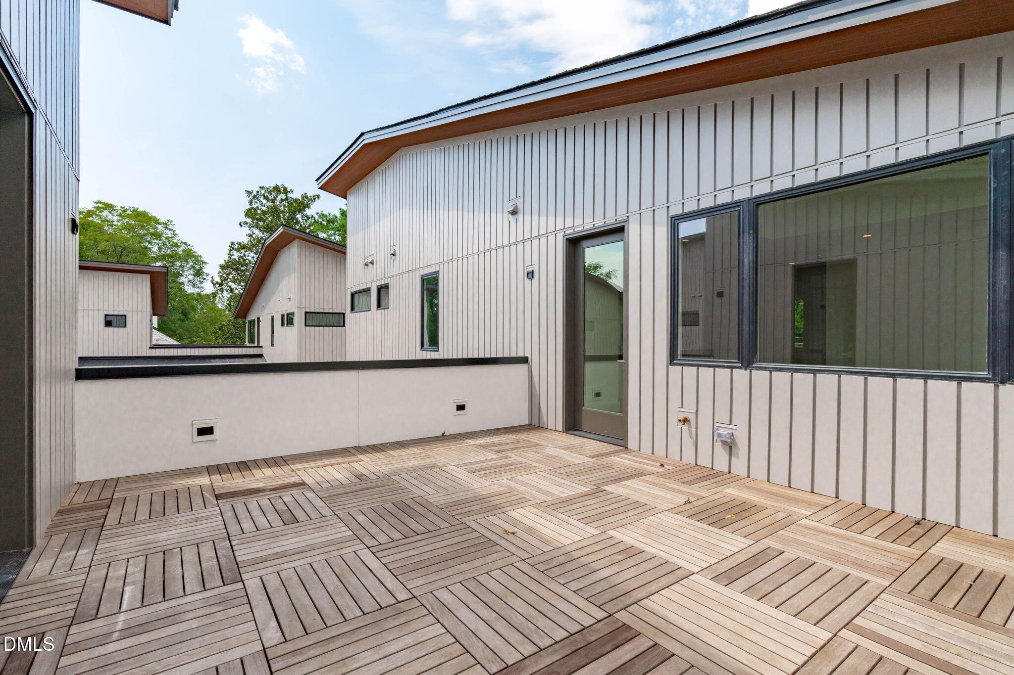 1808 Oberlin Road 101 Property Photo 4