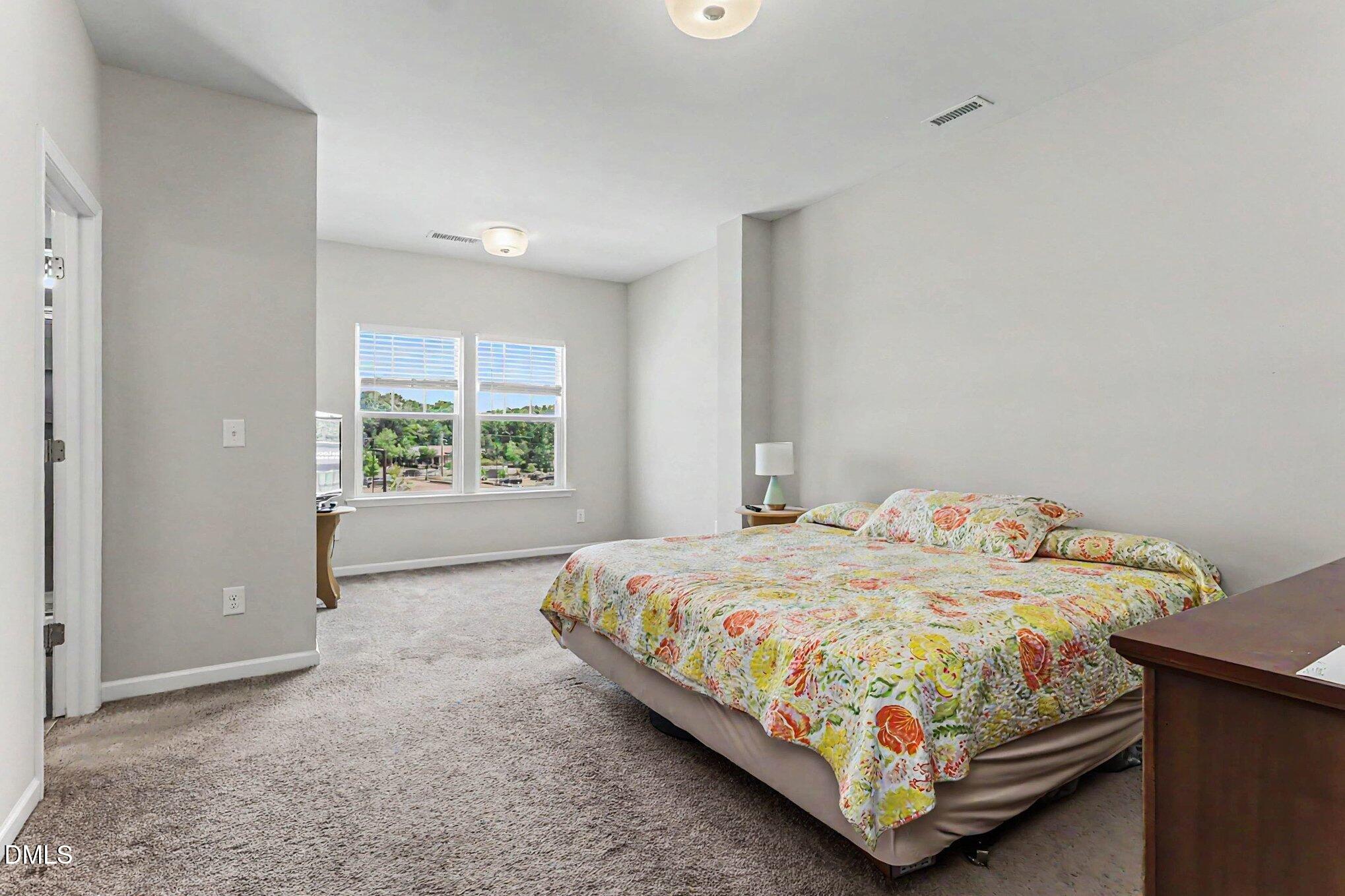 327 Great Northern Station Property Photo 14
