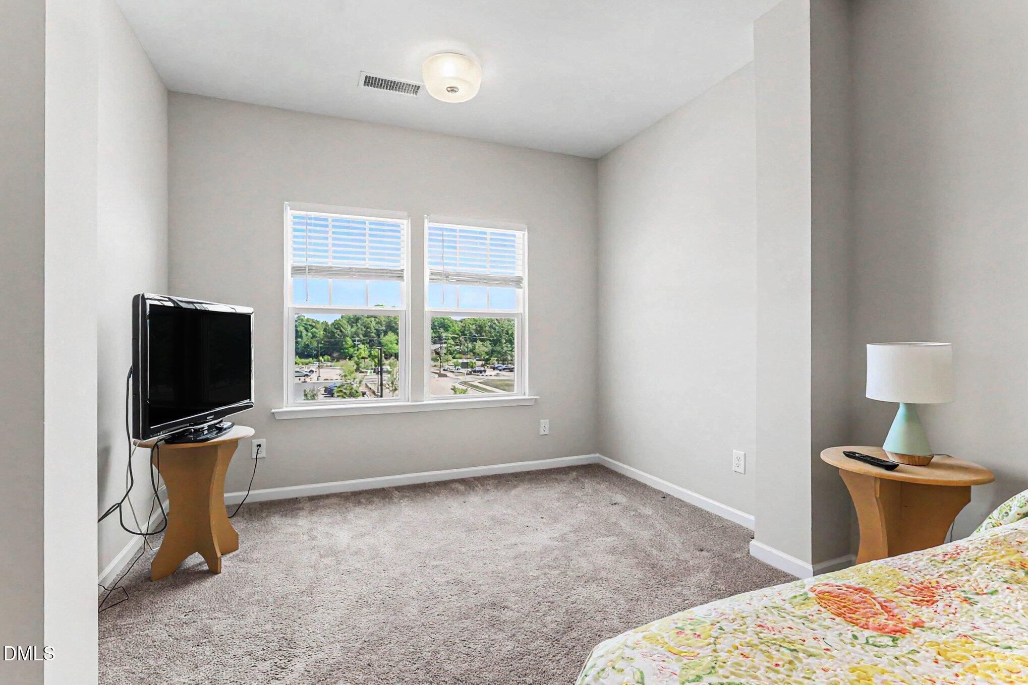 327 Great Northern Station Property Photo 15