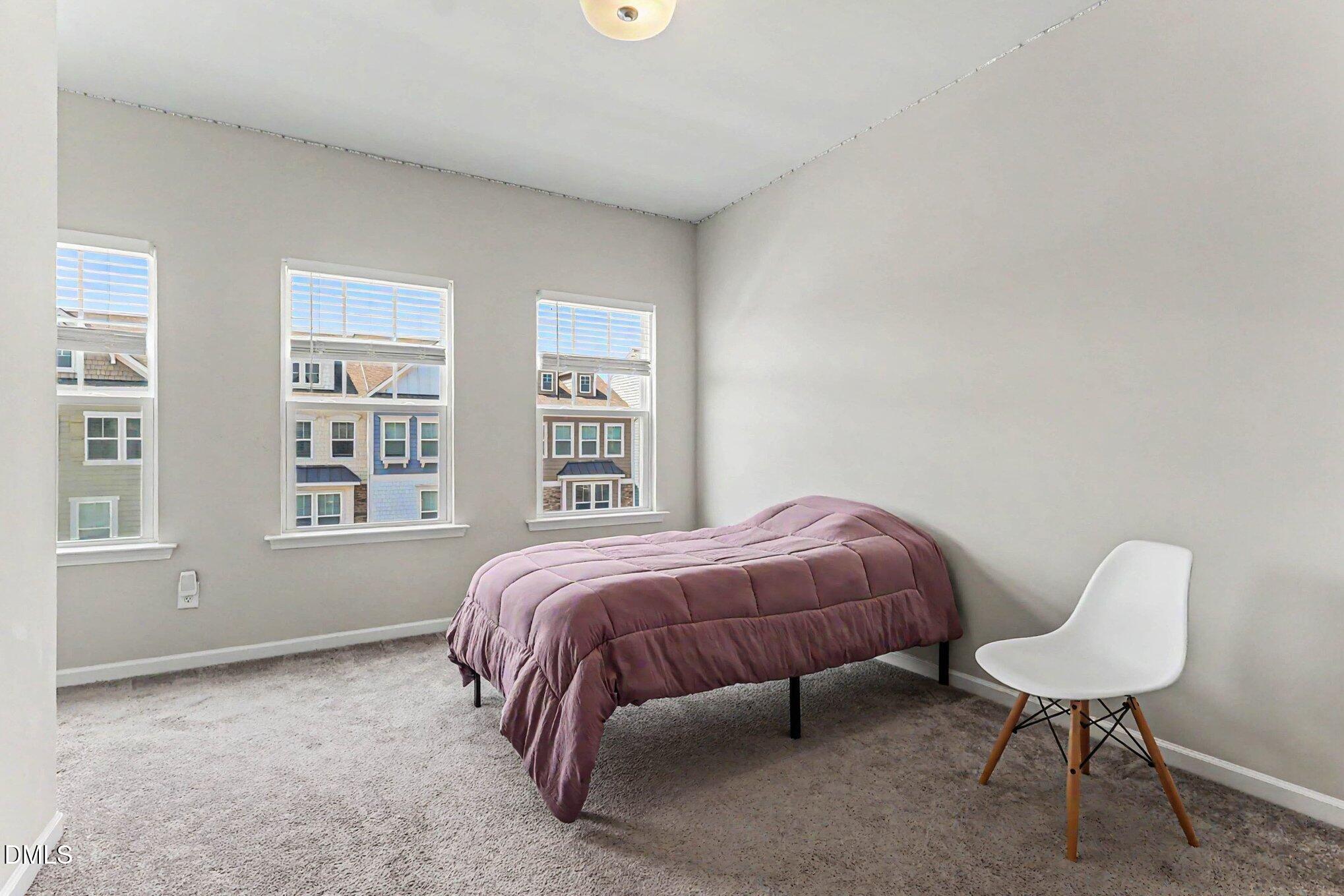 327 Great Northern Station Property Photo 18