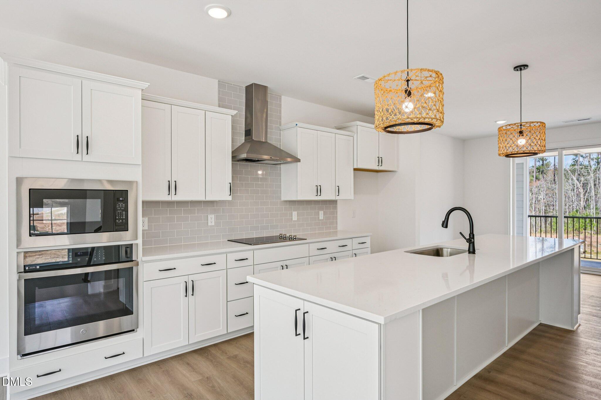10915 Bayflower Way Property Photo 8