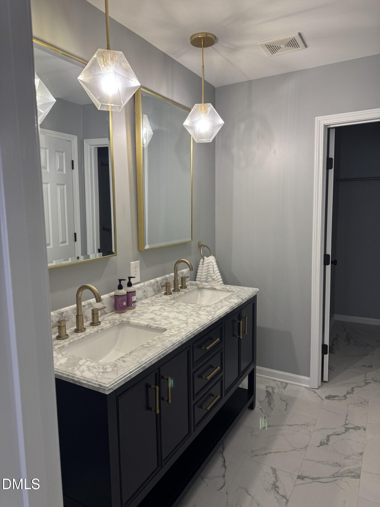 9816 Cicero Drive Property Photo 8