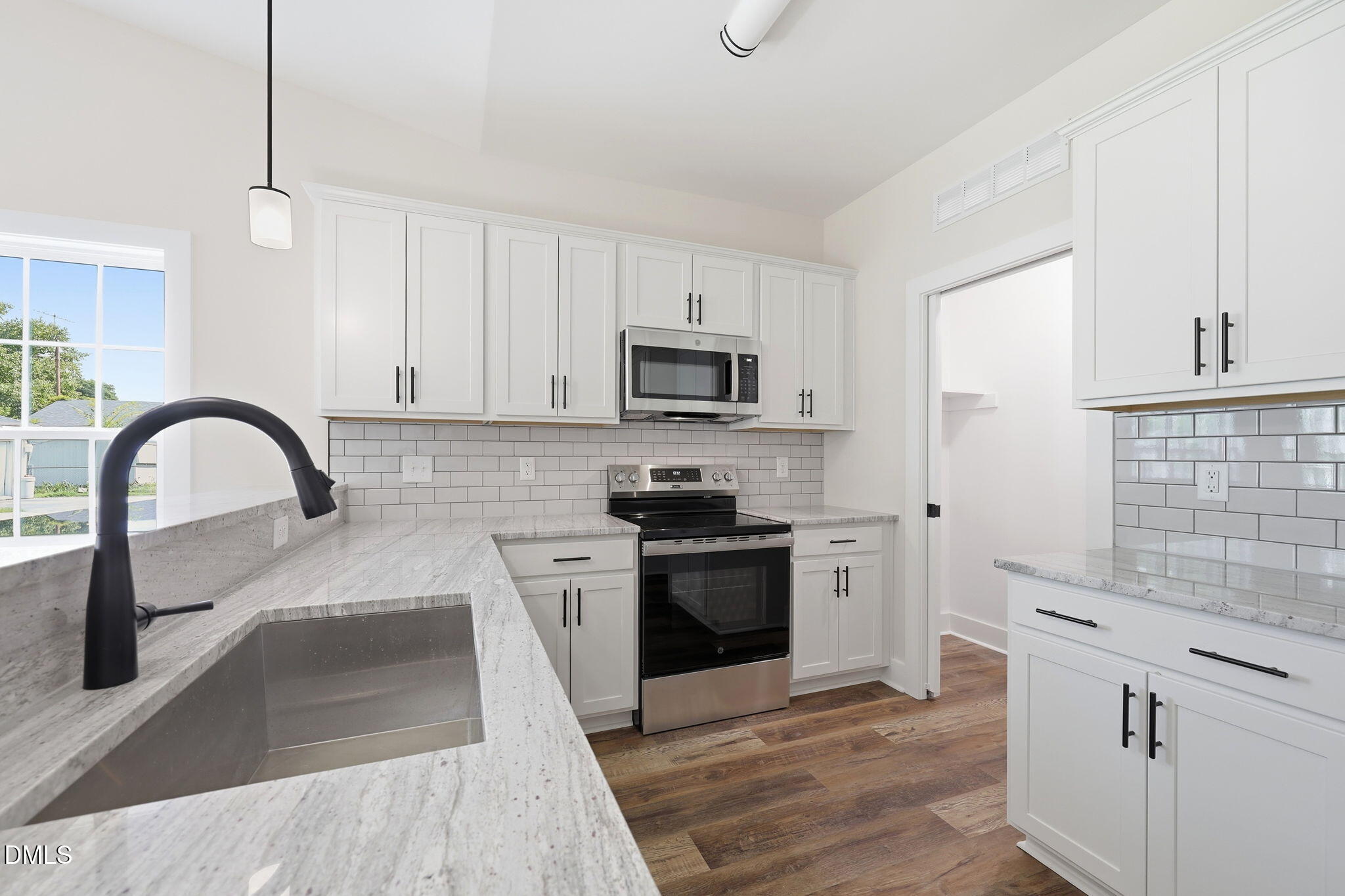 306 S Washington Avenue Property Photo 7