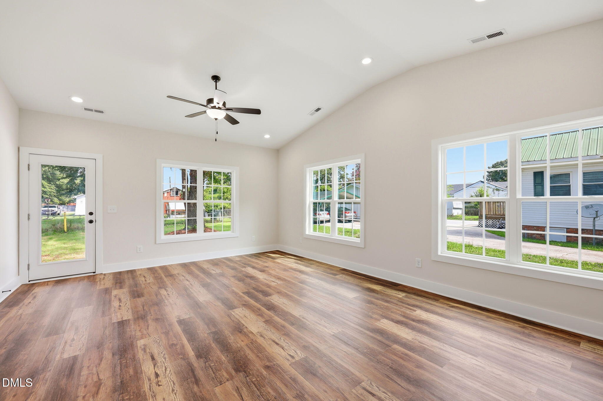 306 S Washington Avenue Property Photo 11