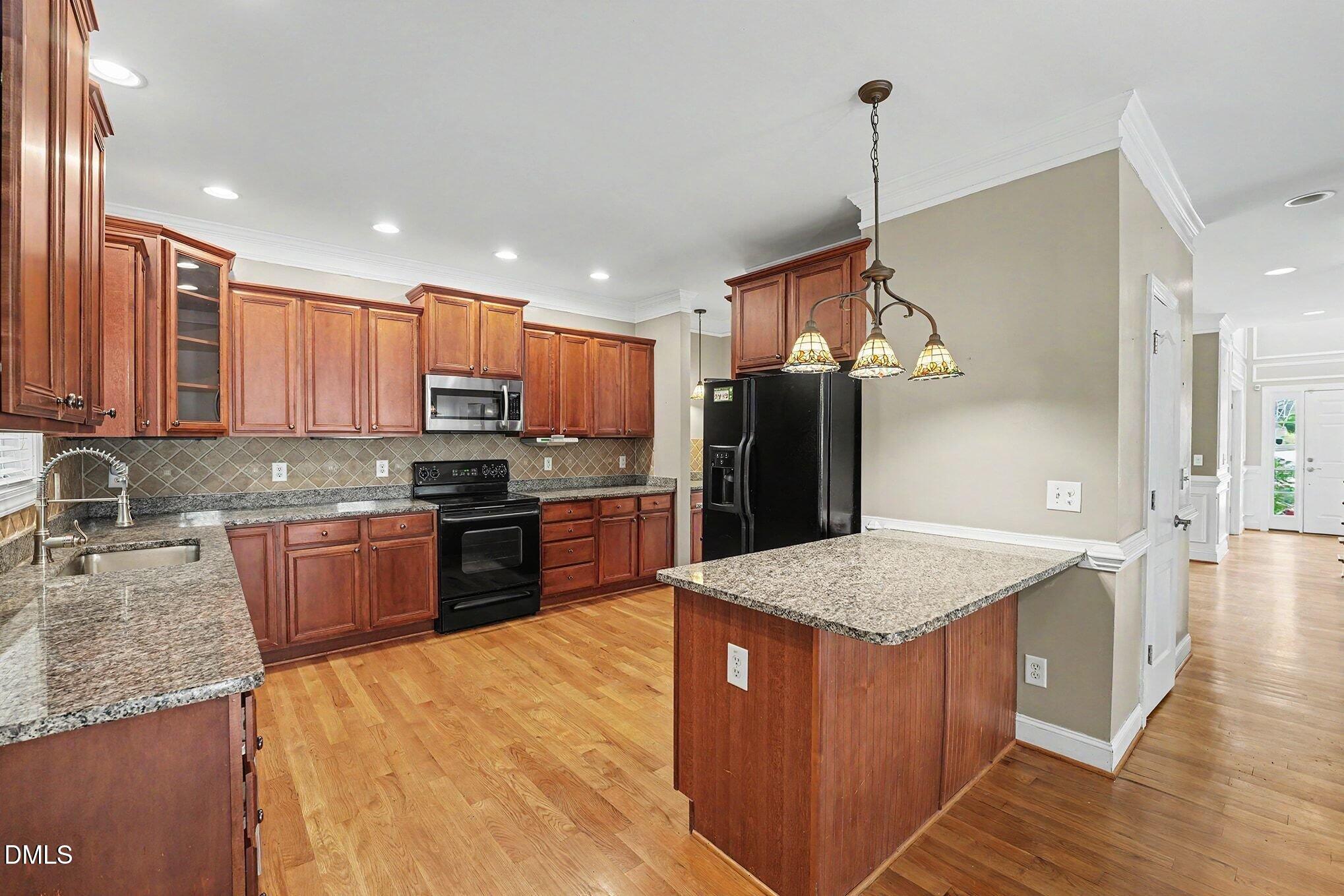 517 Wheddon Cross Way Property Photo 9