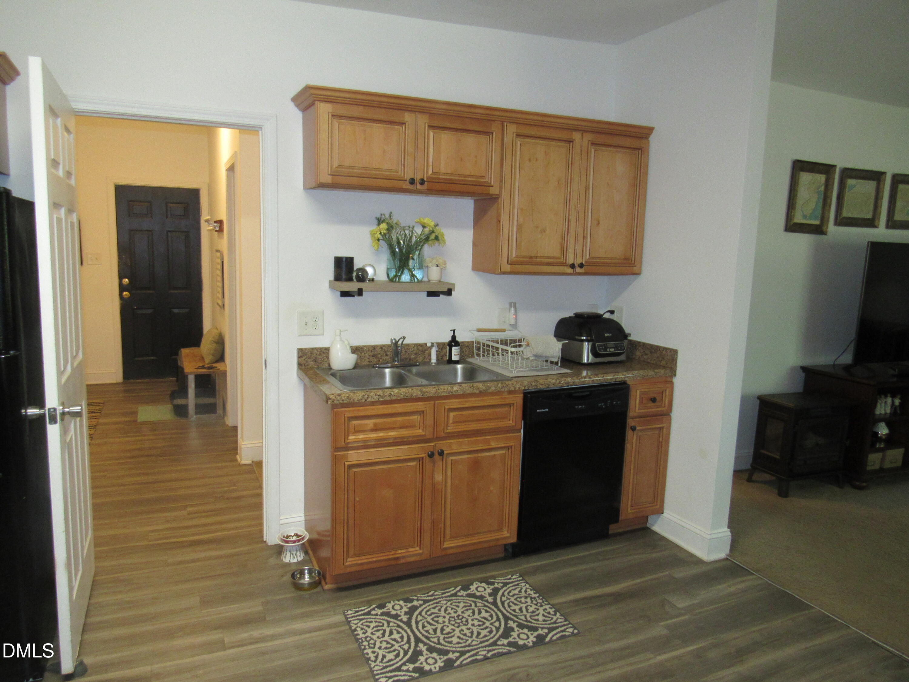 546 E Front Street Property Photo 13
