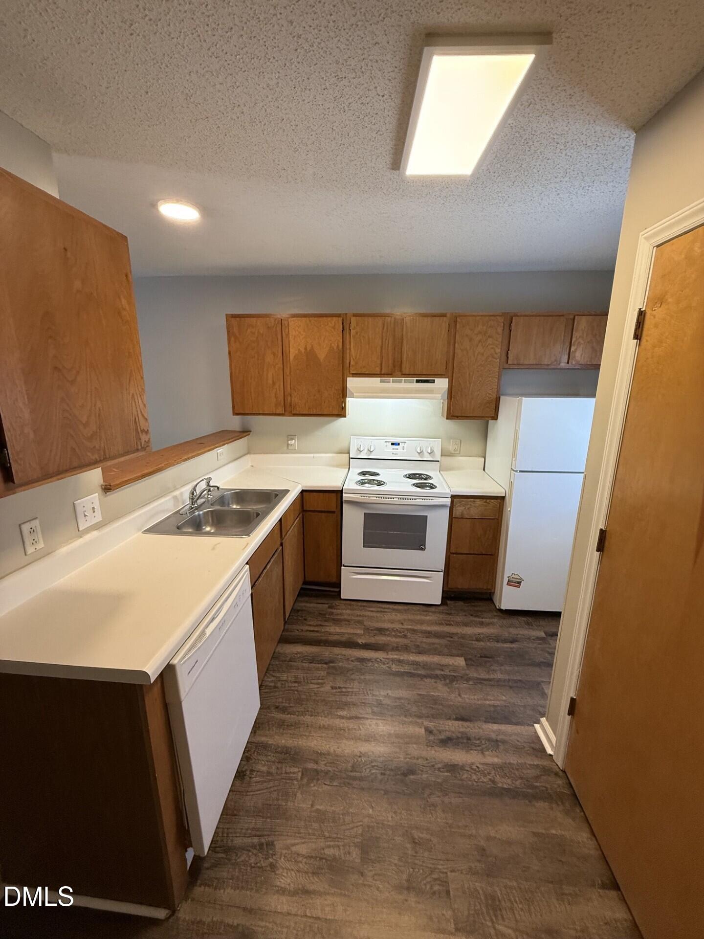 2905 Faversham Place Property Photo 6