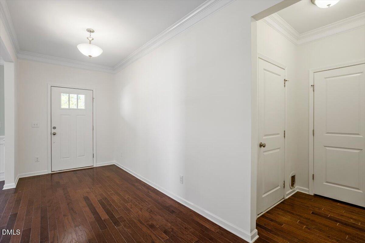 1002 Emerald Court Property Photo 3