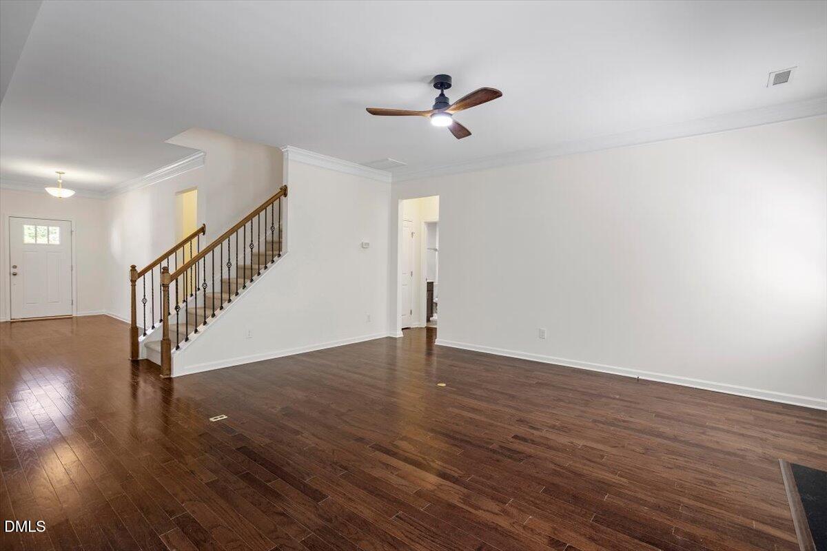 1002 Emerald Court Property Photo 5