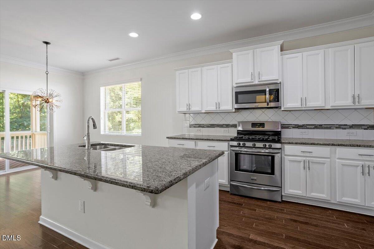 1002 Emerald Court Property Photo 10