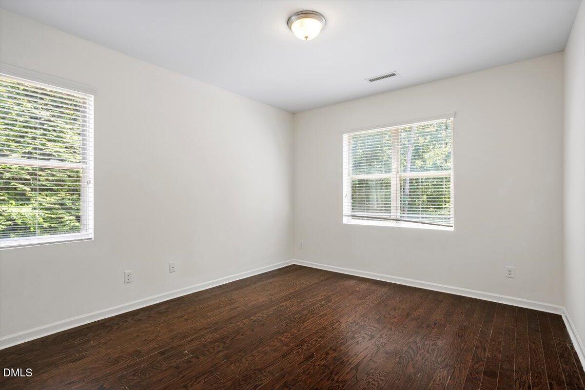1002 Emerald Court Property Photo 20
