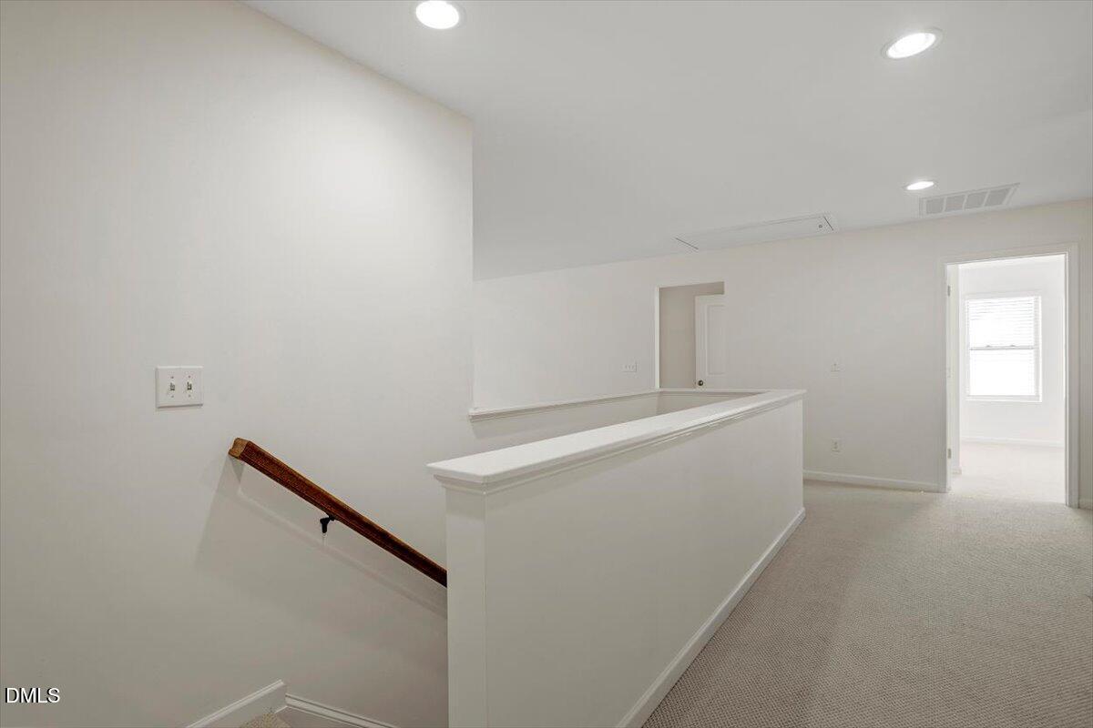1002 Emerald Court Property Photo 24