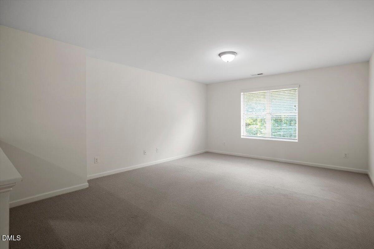 1002 Emerald Court Property Photo 32