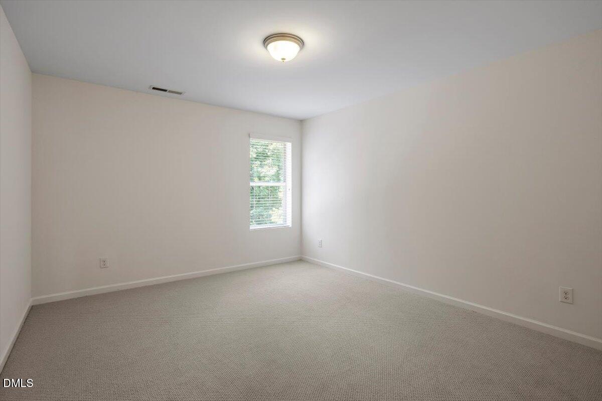 1002 Emerald Court Property Photo 34