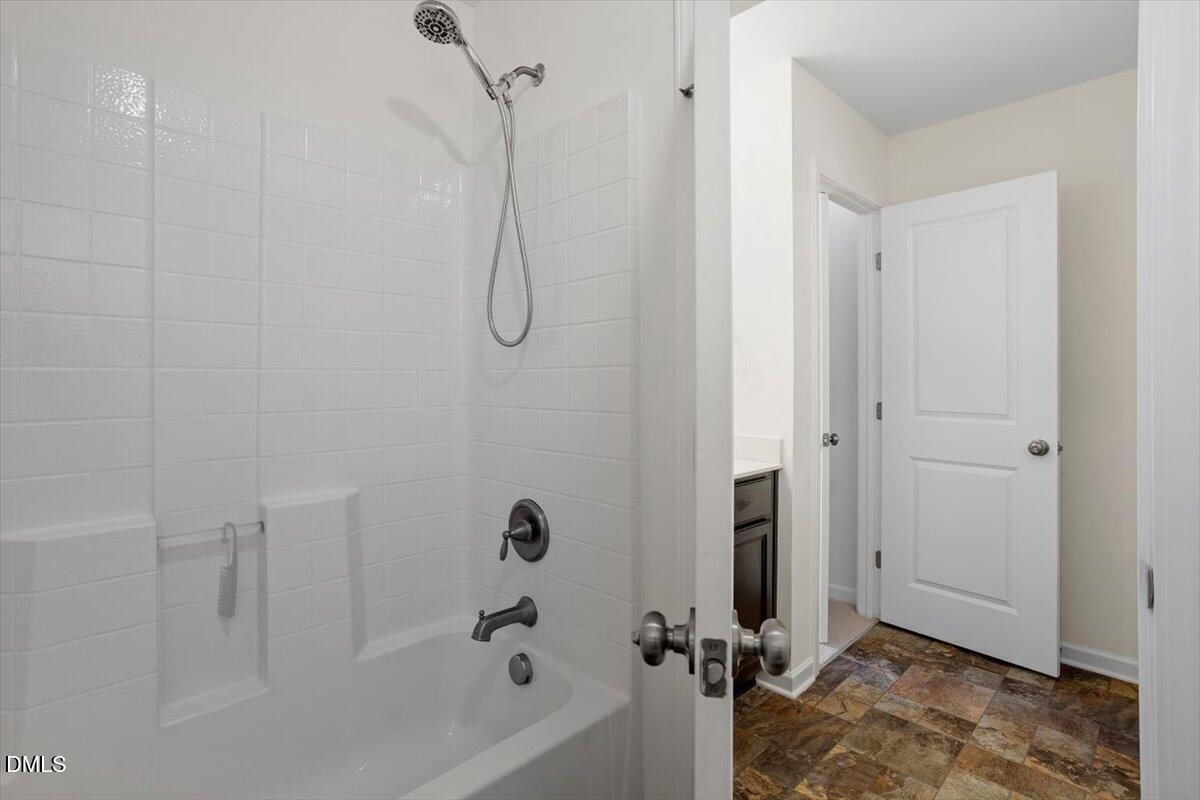1002 Emerald Court Property Photo 37