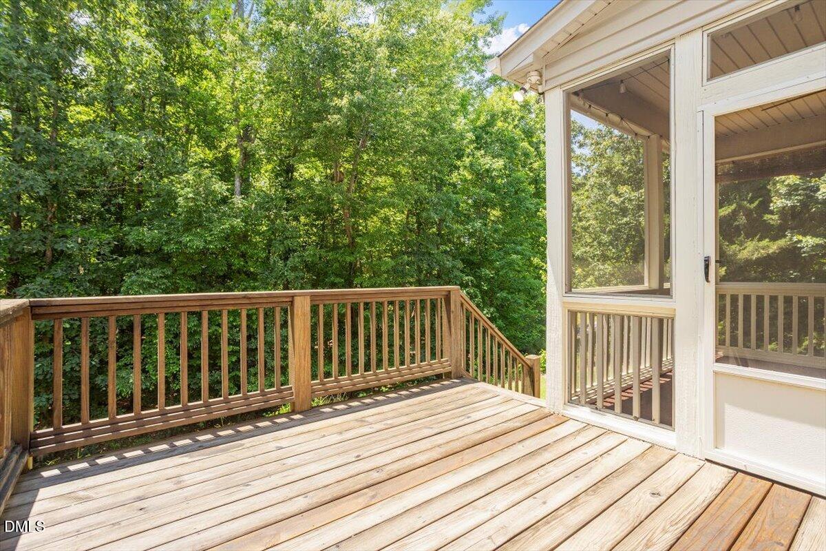 1002 Emerald Court Property Photo 44