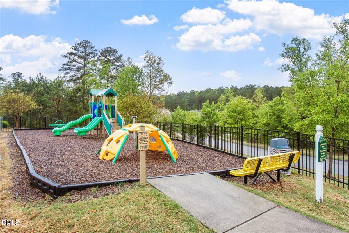 1002 Emerald Court Property Photo 47