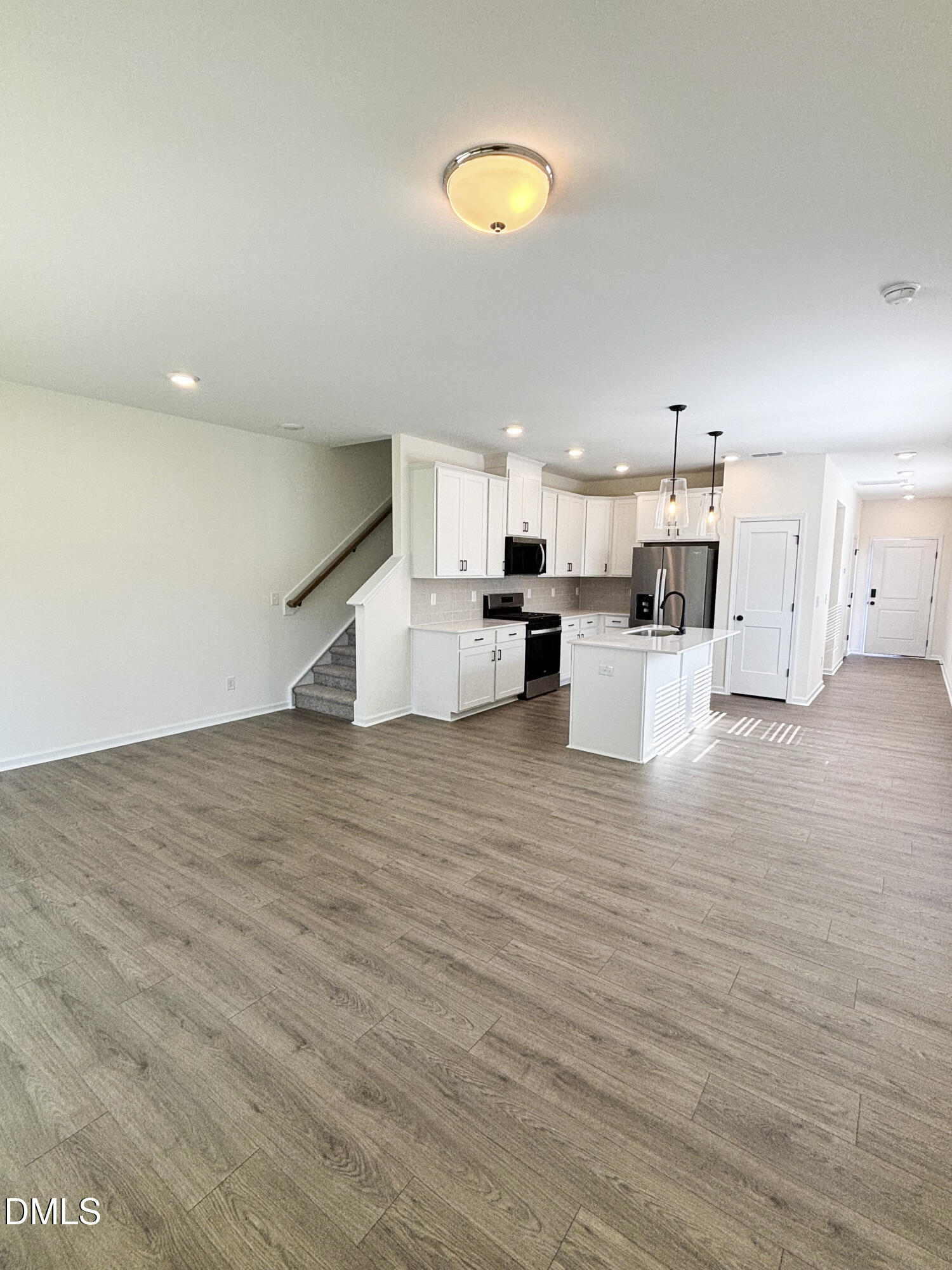 5028 Silver Brook Road Property Photo 4