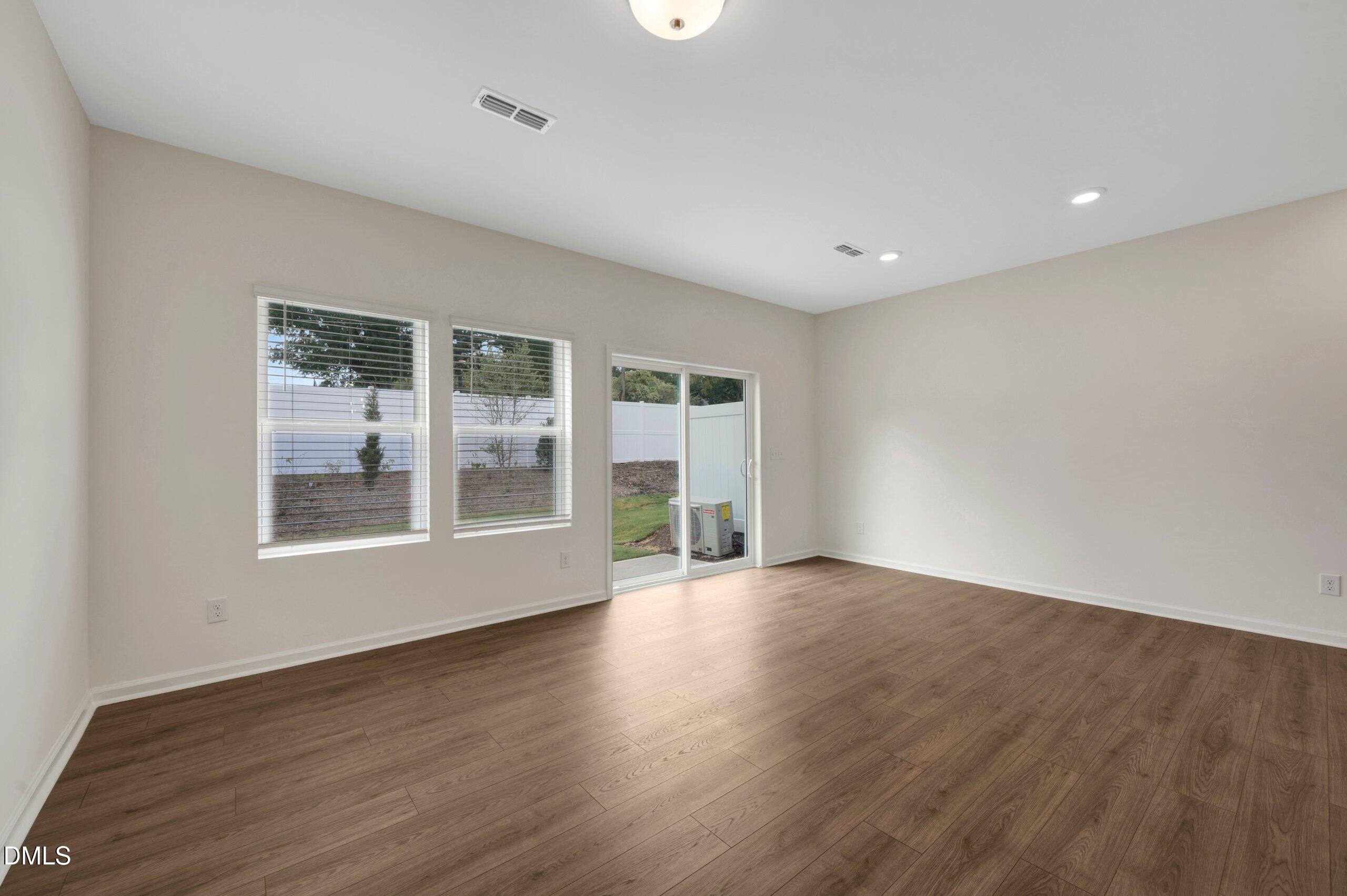 5028 Silver Brook Road Property Photo 9