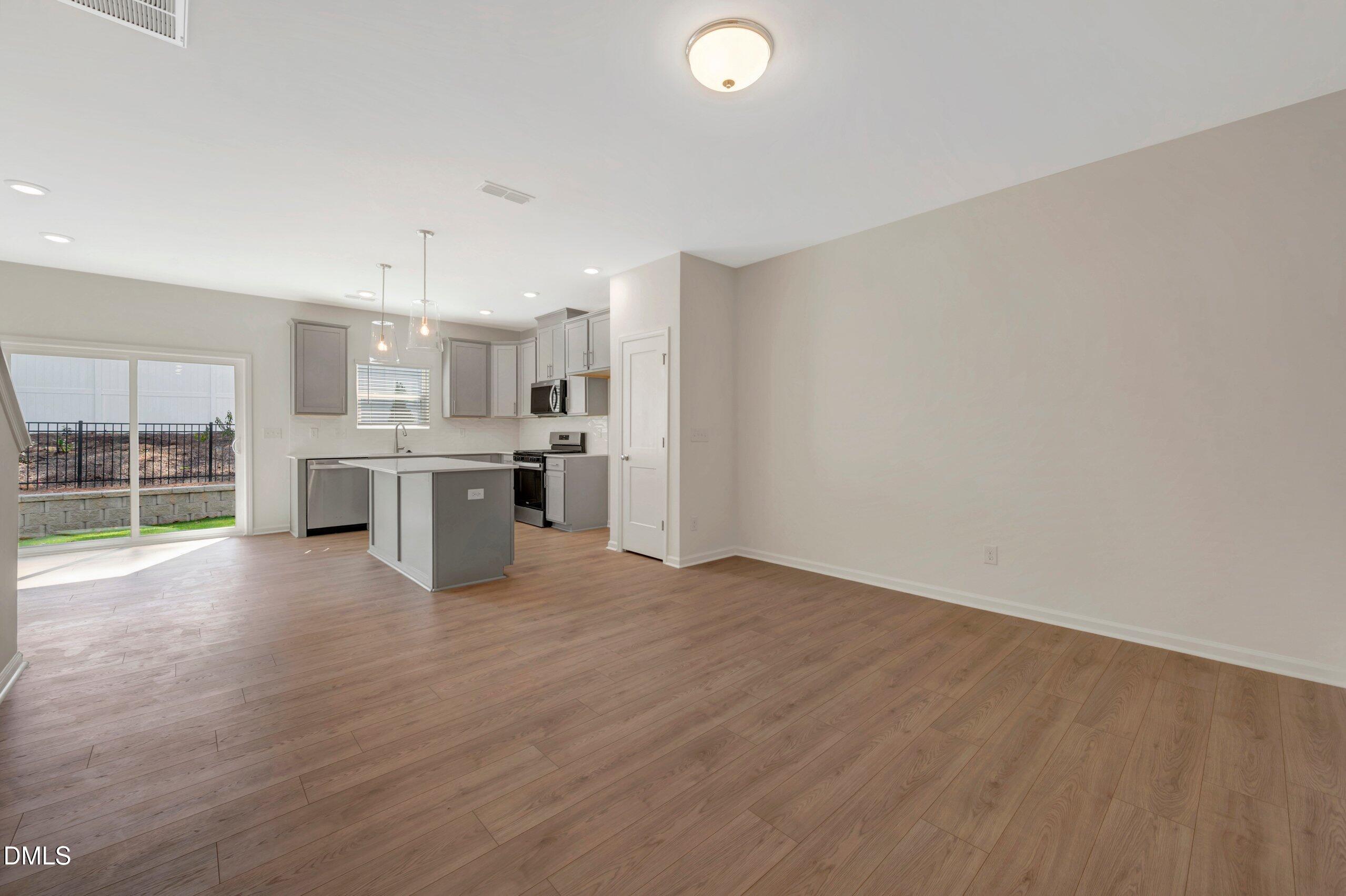 5102 Silver Brook Road Property Photo 6