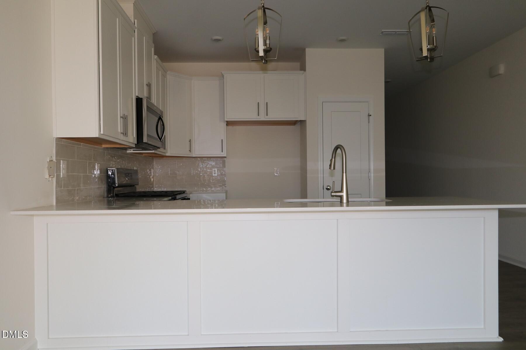5104 Silver Brook Road Property Photo 2