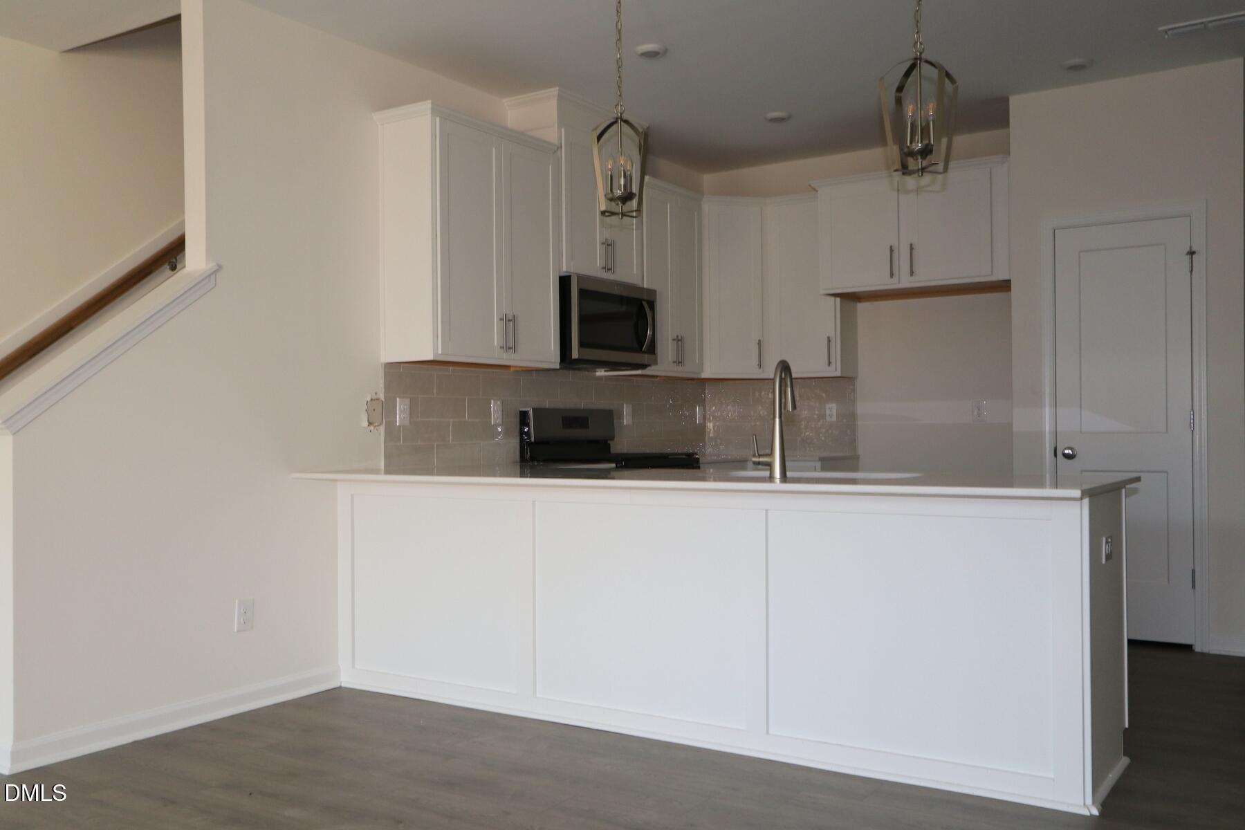 5104 Silver Brook Road Property Photo 3