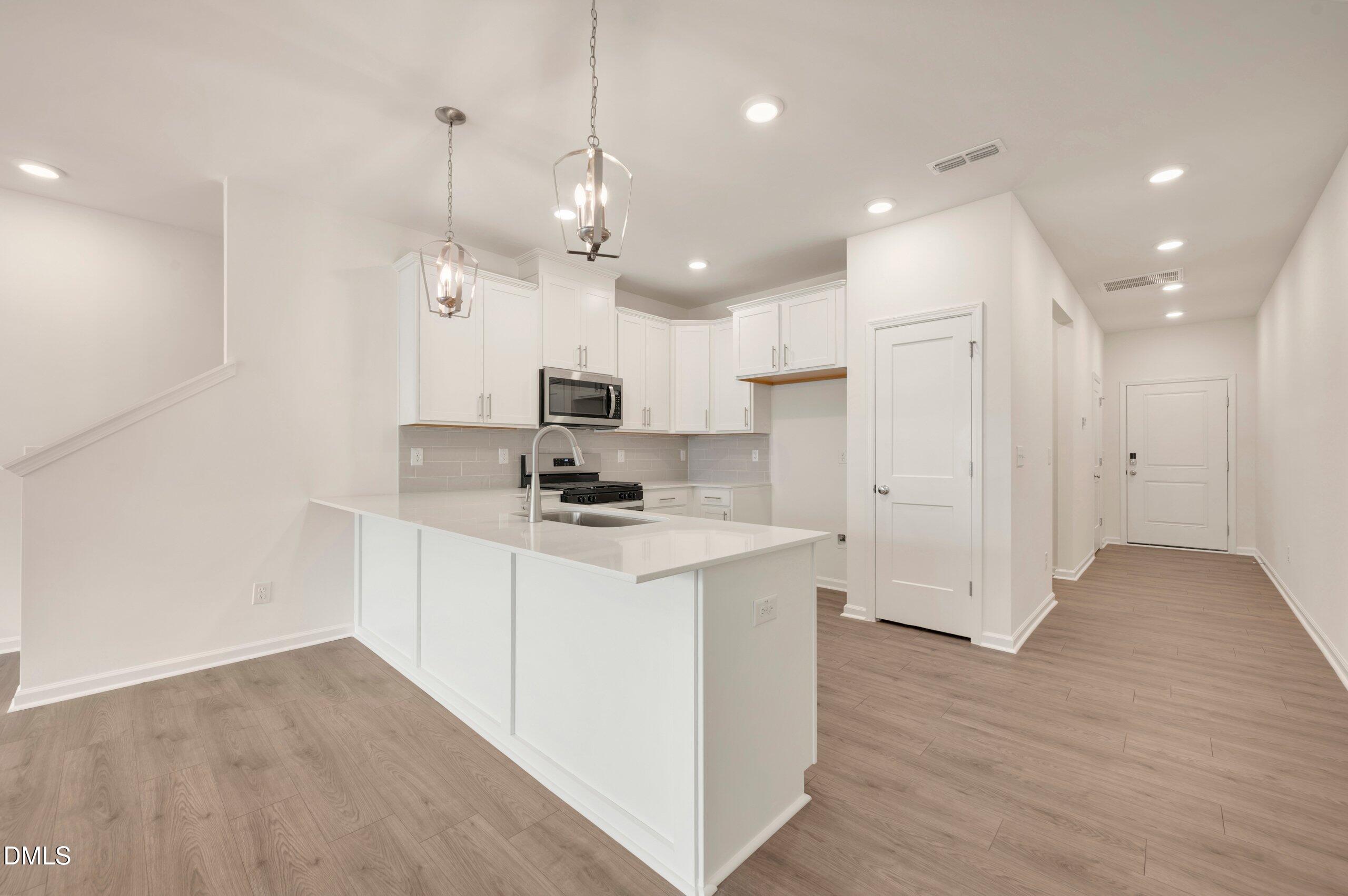 5104 Silver Brook Road Property Photo 6