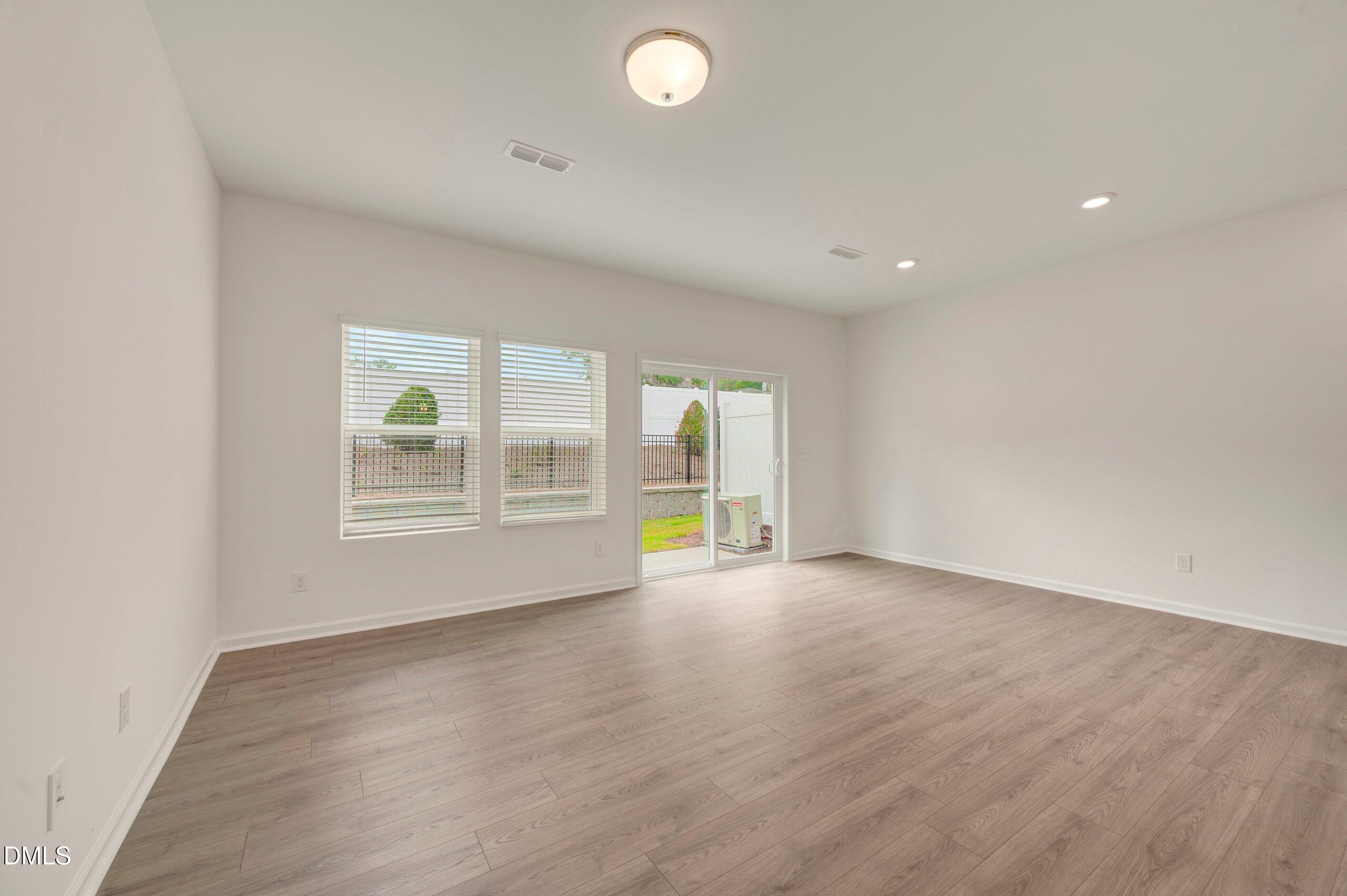 5104 Silver Brook Road Property Photo 9