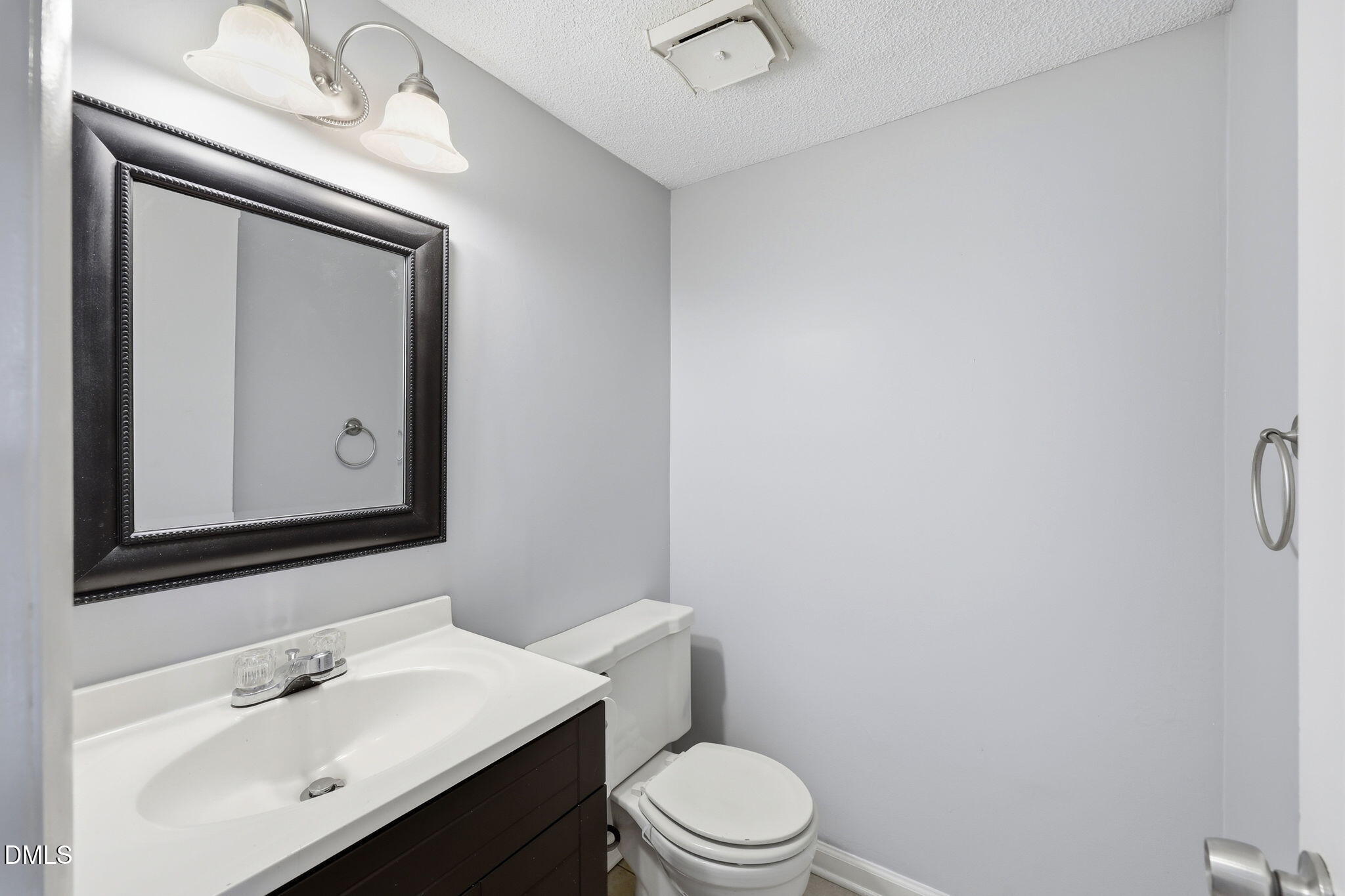 5043 Tall Pines Court Property Photo 12